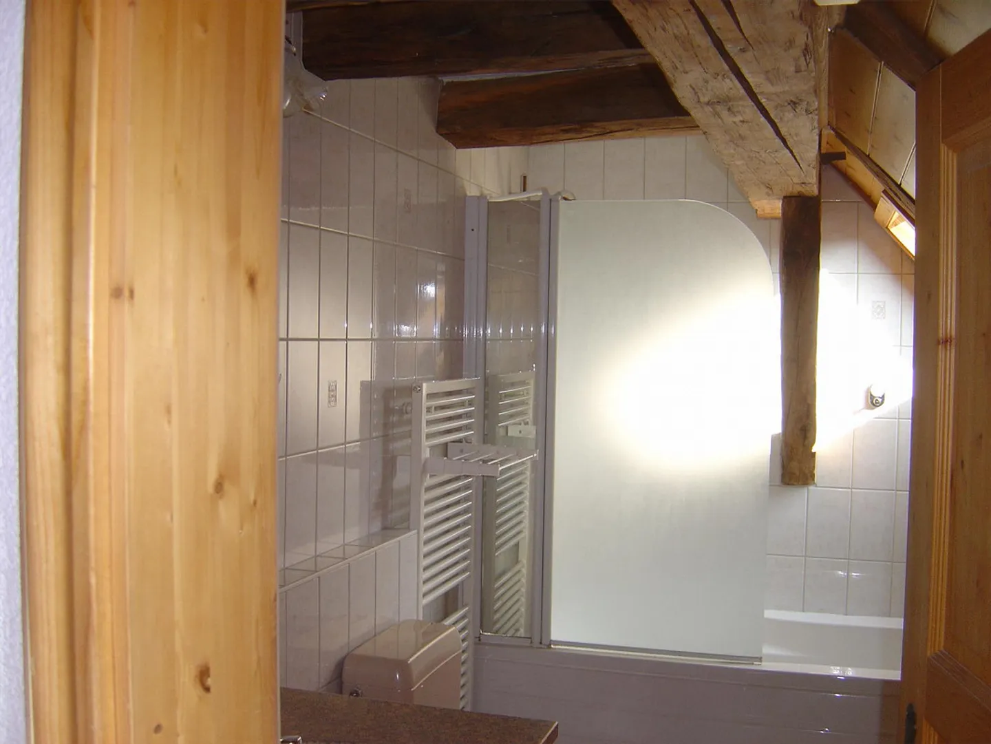 Original, large 4-room apartment - Photo 8 of 9