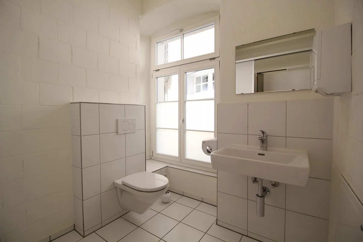 Representative 6.5-room office space / commercial / studio / practice - Photo 9 of 17