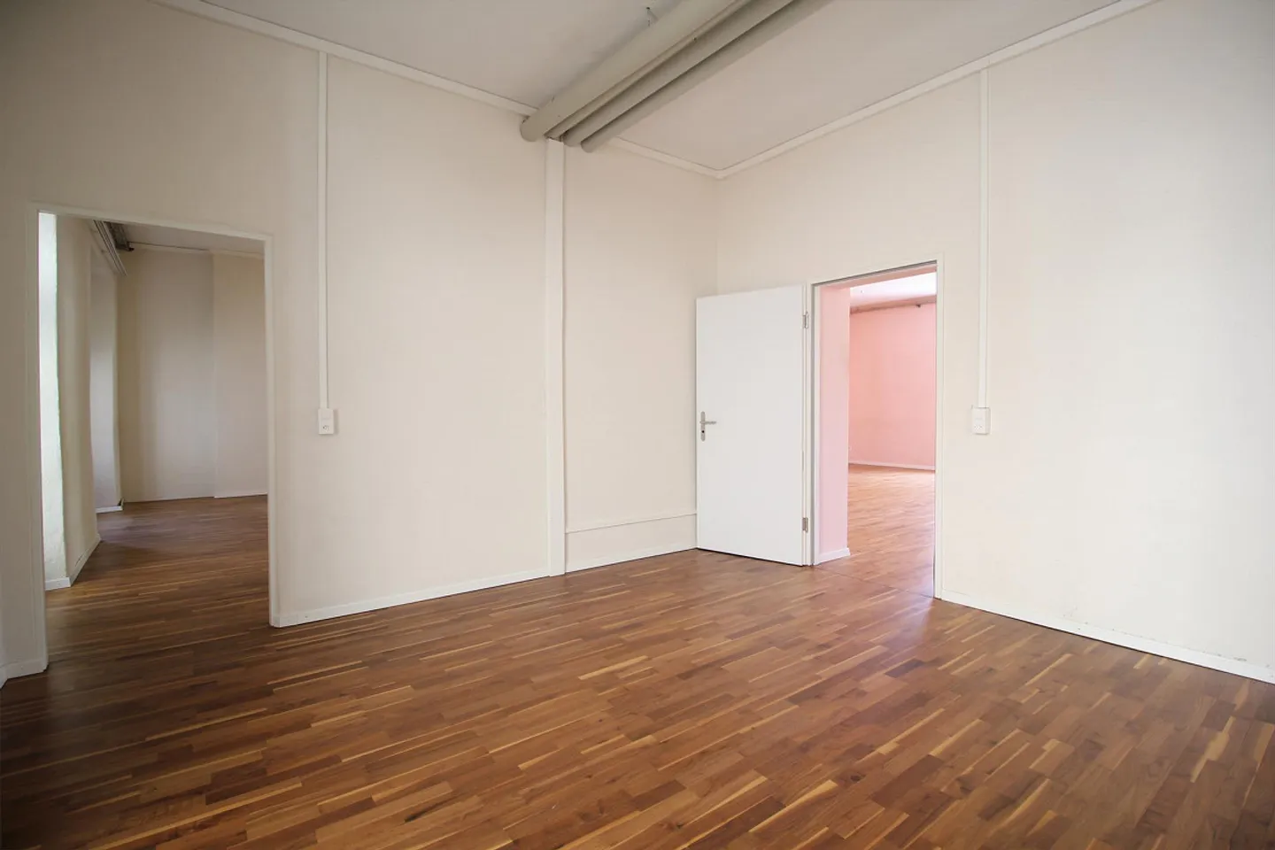 Representative 6.5-room office space / commercial / studio / practice - Photo 8 of 17