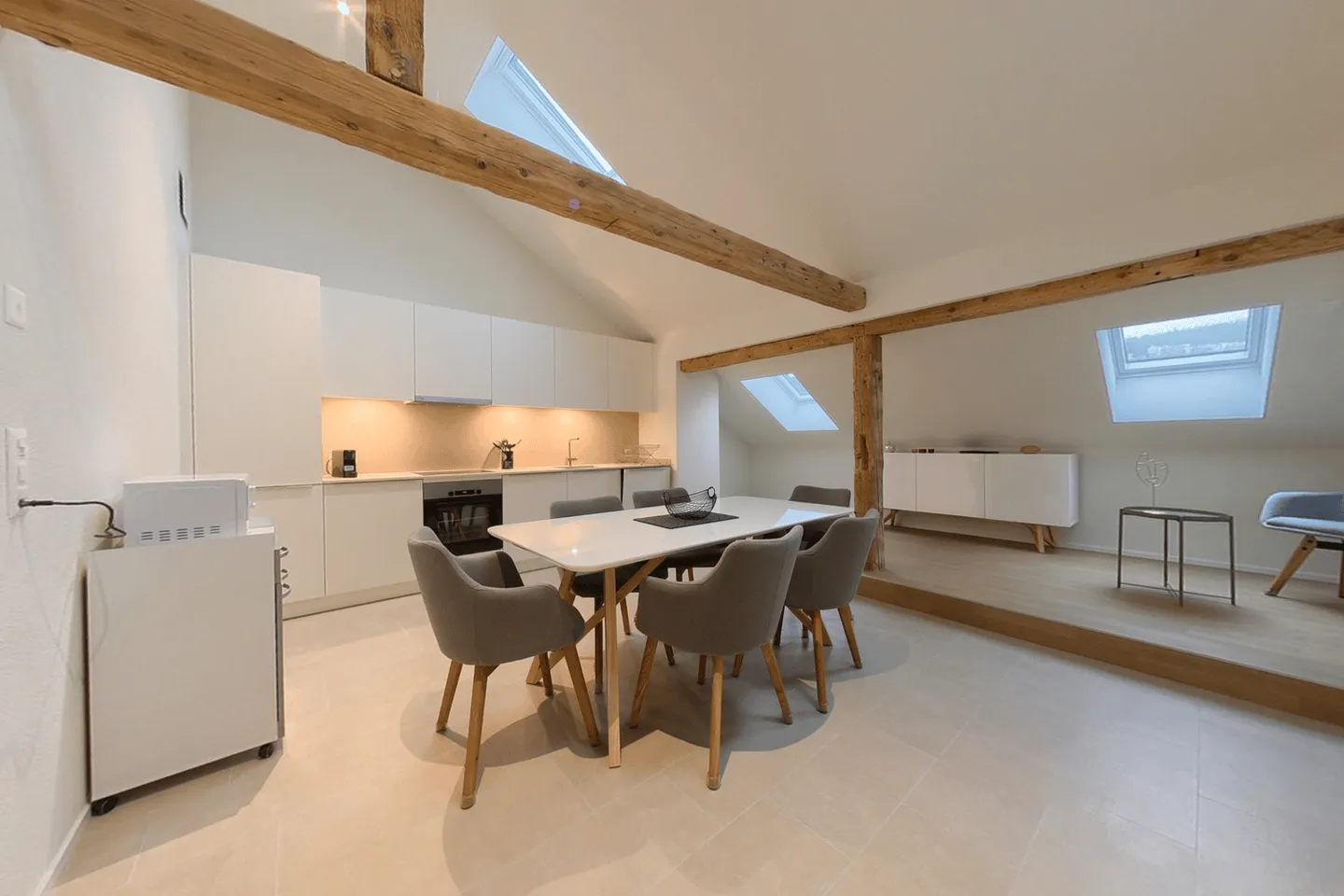 Stylish 1 bed apartment - Photo 2 of 8