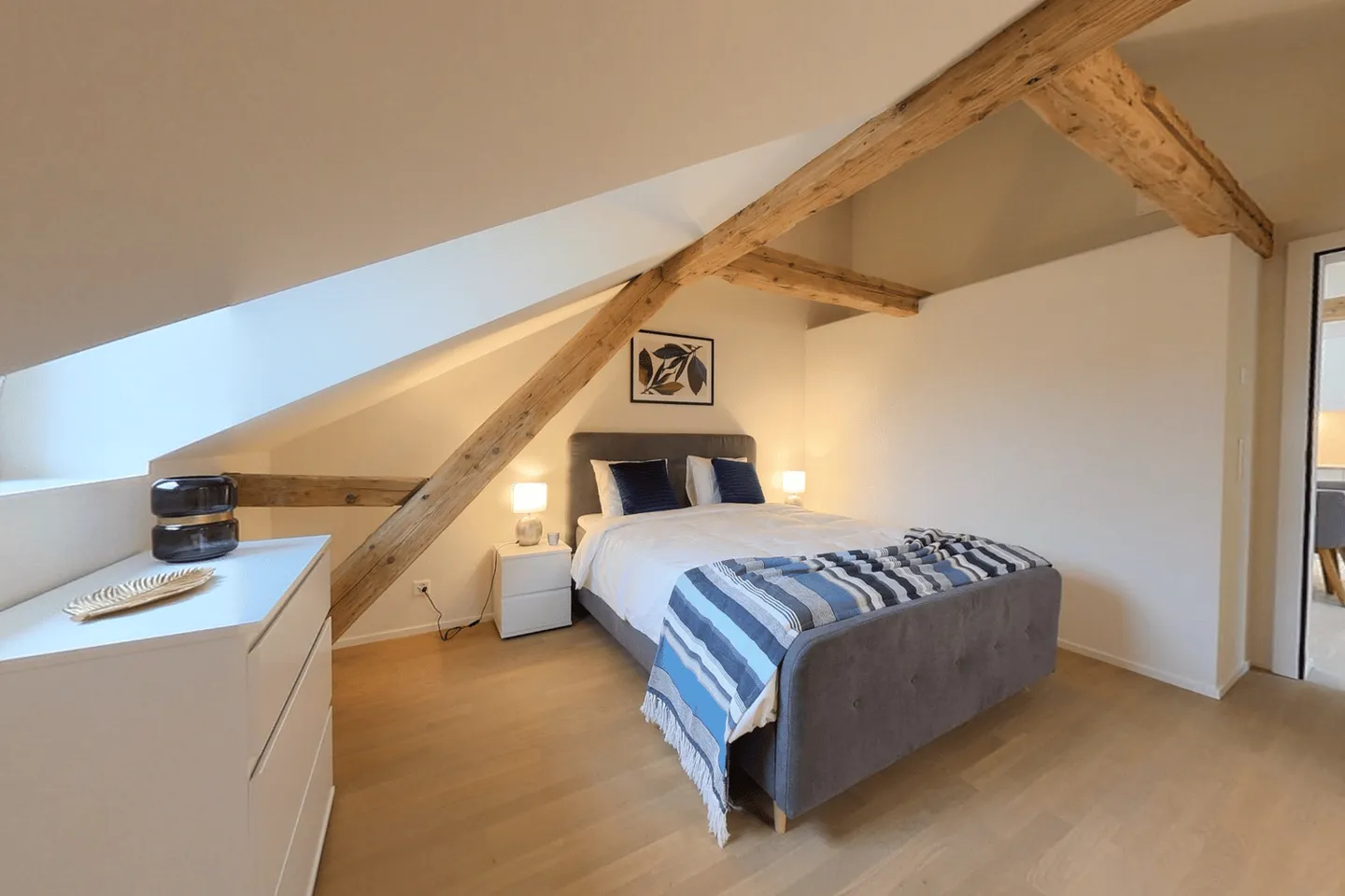 Stylish 1 bed apartment - Photo 4 of 8