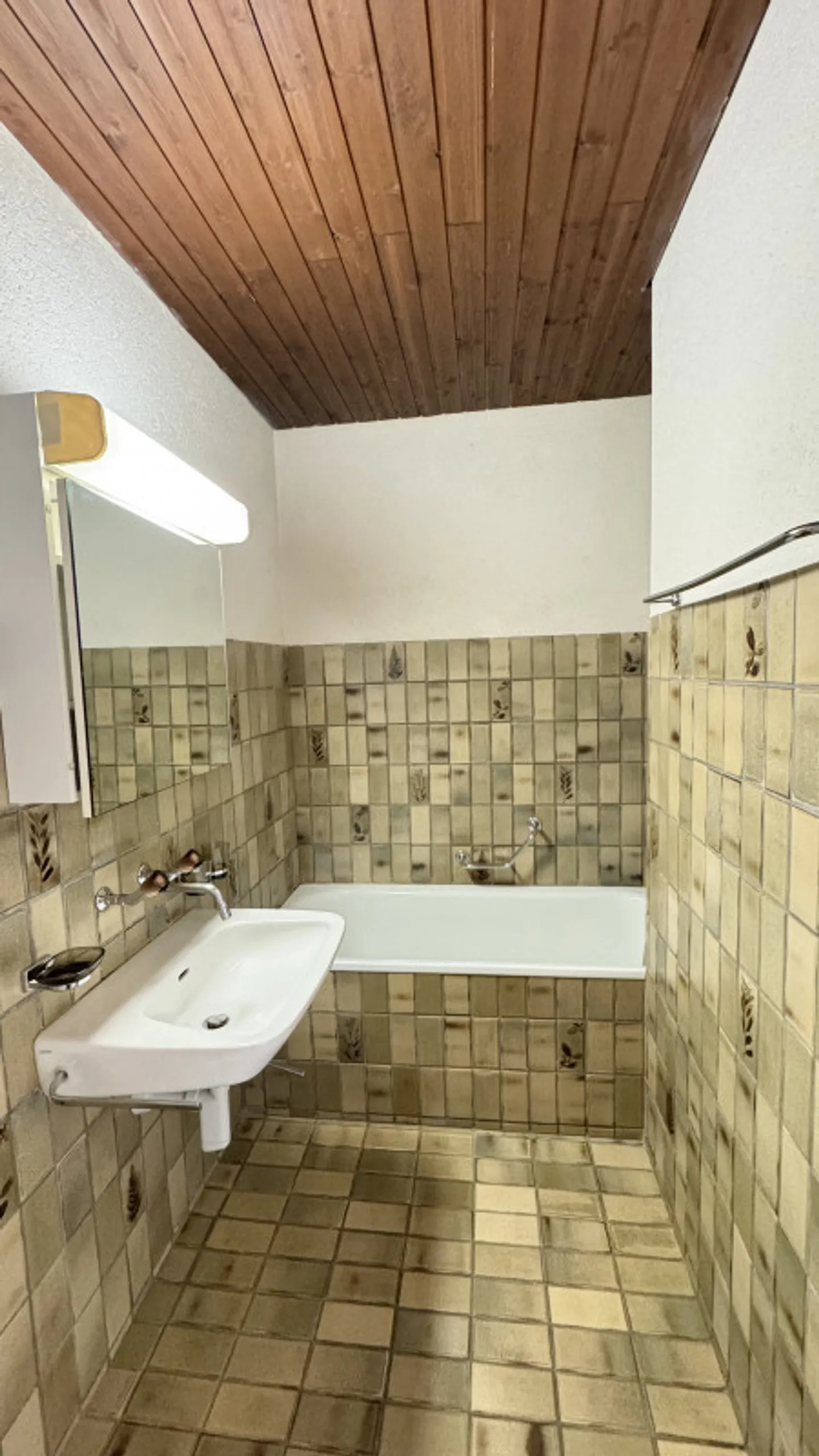 Appartamento luminoso di 4 stanze vicino alla stazione, 89 m², ascensore | La Chaux-de-Fonds - Foto 9 di 13