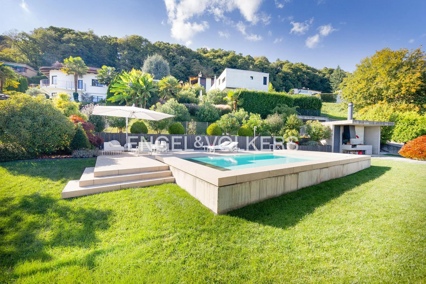 Raffinierte Villa mit Garten und exklusivem Seeblick - Foto 11 von 13