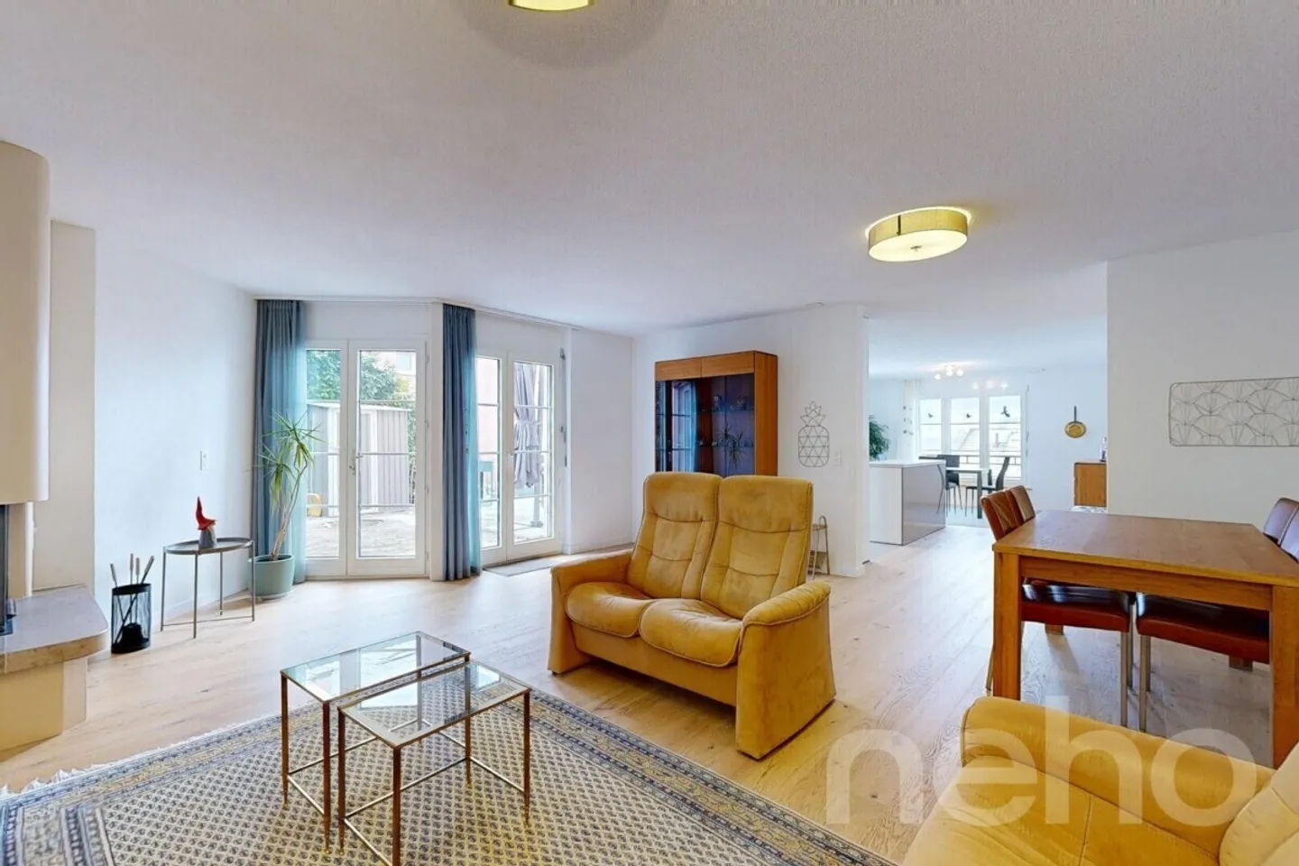 Superbe appartement de 4.5p entièrement rénové avec grande terrasse! - Photo 2 sur 12