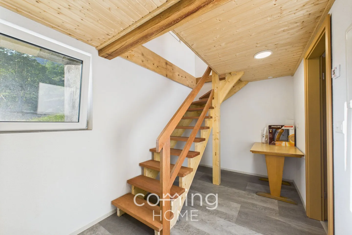 Appartement 1,5 pièces récemment rénové avec vue sur la montagne dans un emplacement calme et ensoleillé - Photo 4 sur 11