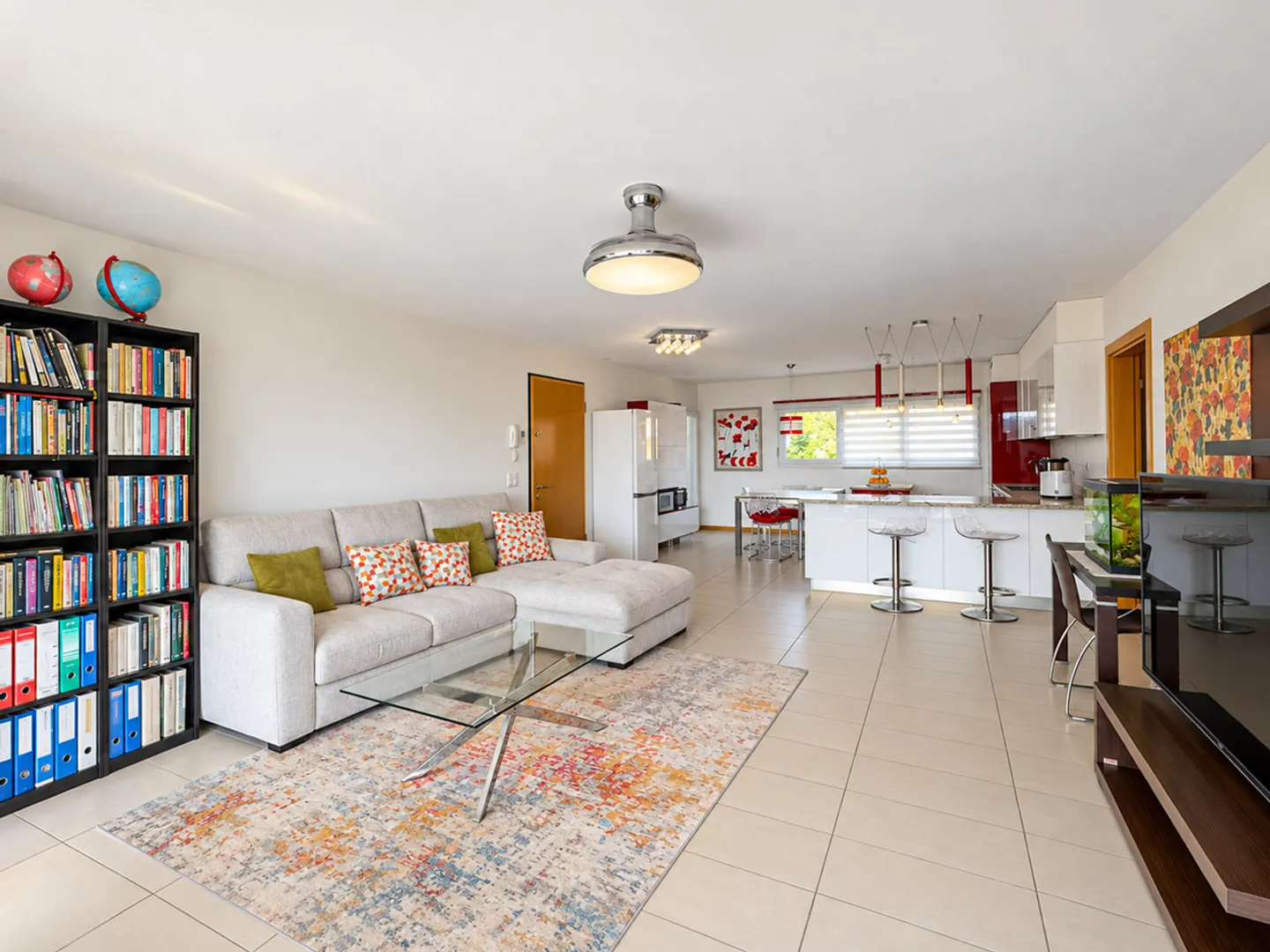 Appartement spacieux au dernier étage avec terrasse à Stabio - Photo 4 sur 12