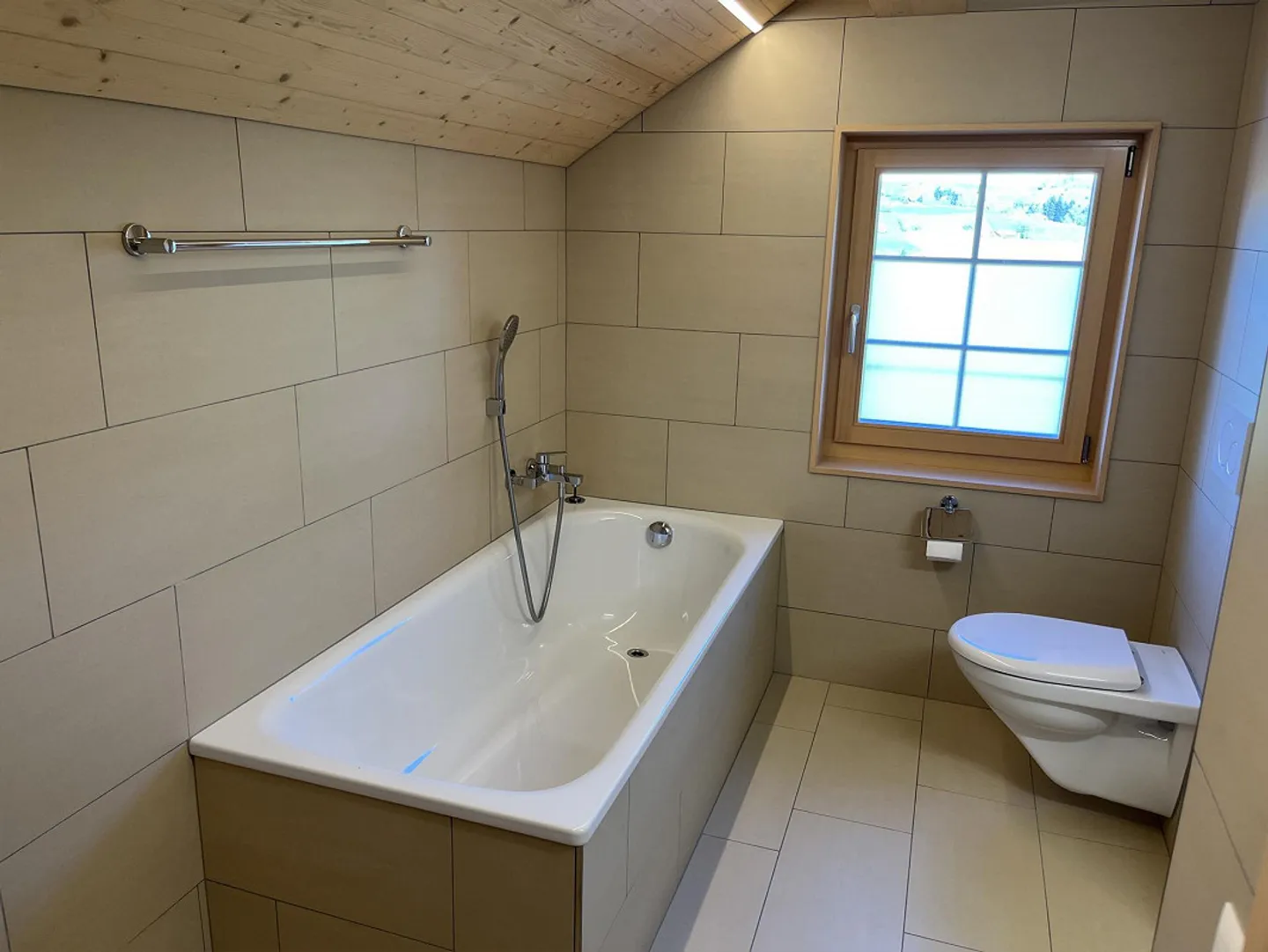2-storey, recently renovated 4.5 room apartment for rent - Photo 10 of 21