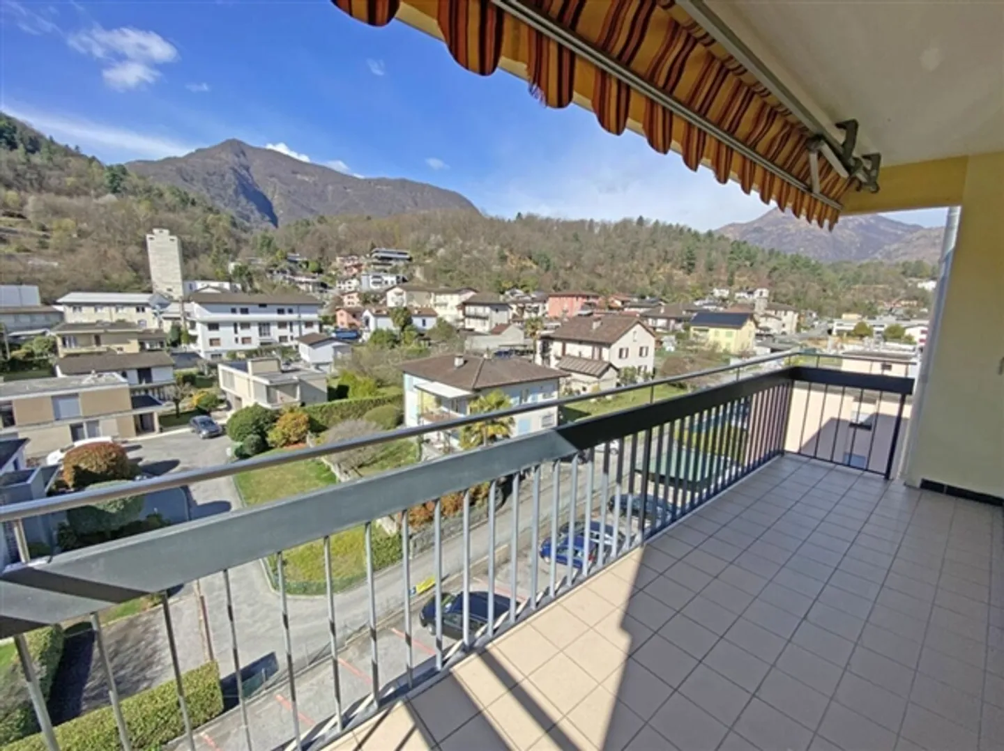 3.5 Room apartment - Photo 2 of 12