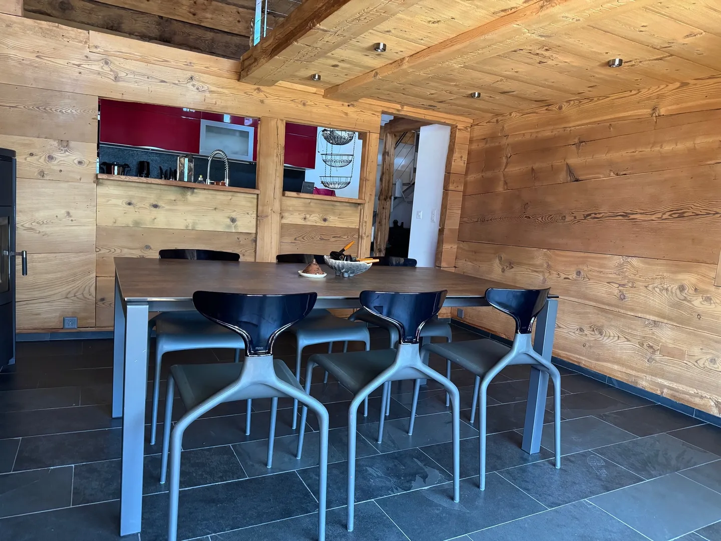 Charming Chalet with Modern Touch - Photo 6 of 13