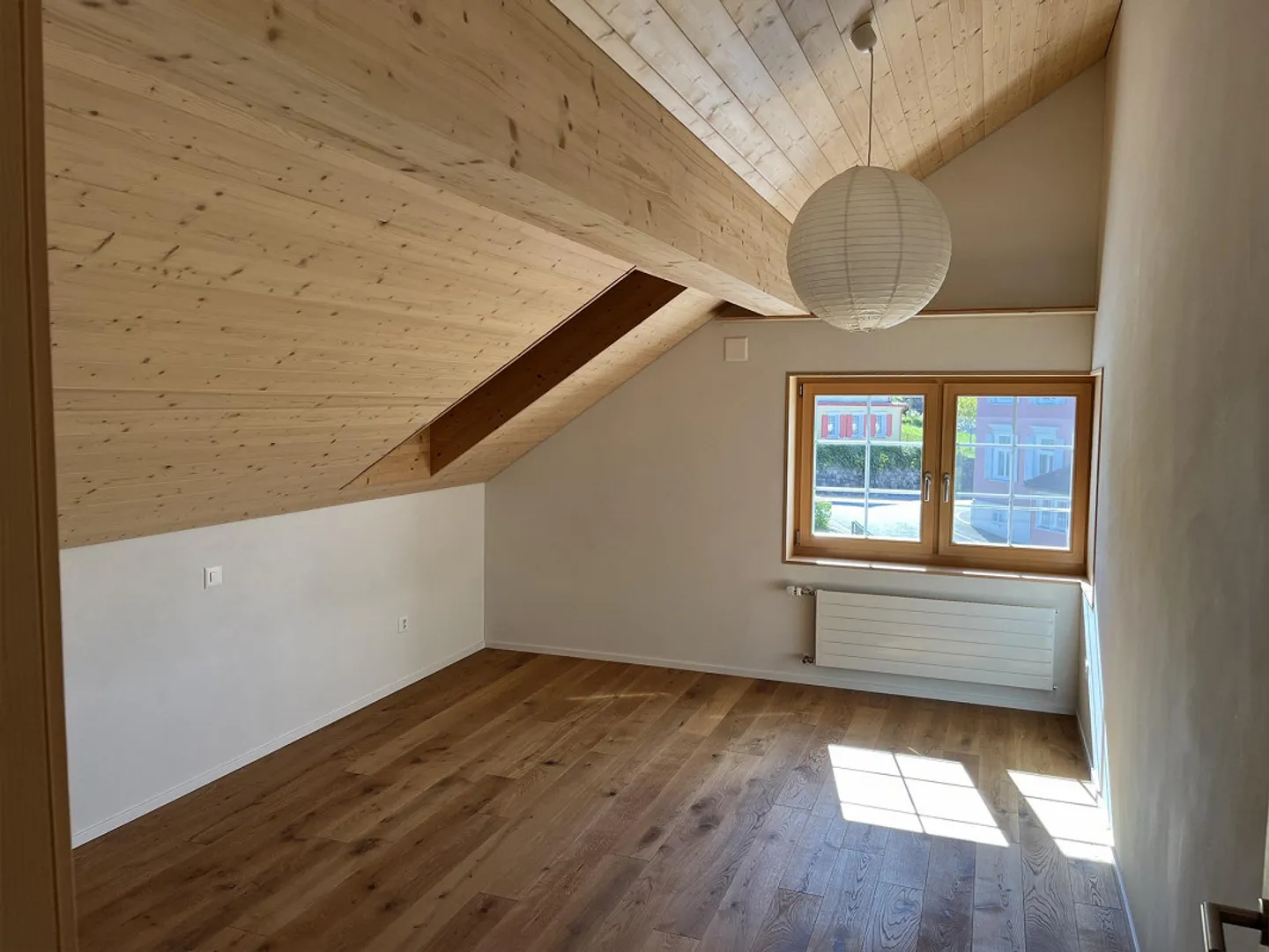 2-storey, recently renovated 4.5 room apartment for rent - Photo 14 of 21