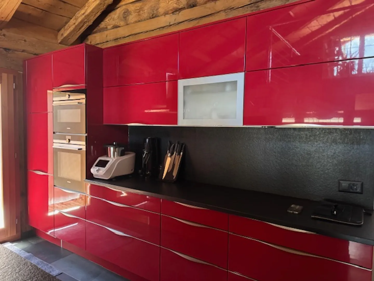 Charming Chalet with Modern Touch - Photo 8 of 13