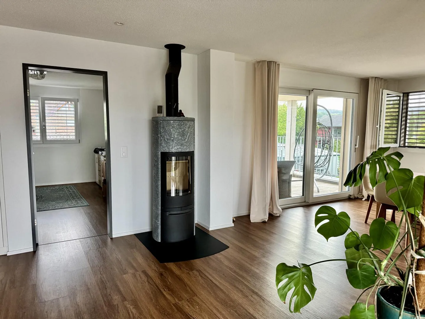 Newly built comfortable apartment, 3 1/2 rooms, with 2 balconies and Rhine view - Photo 2 of 11
