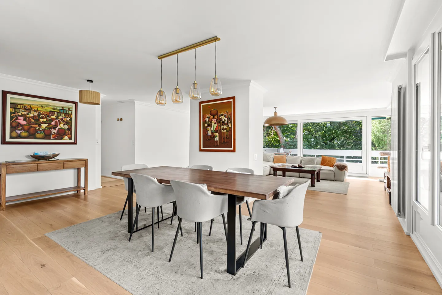 An exceptional apartment, quiet and just steps from the lake - Photo 6 of 15
