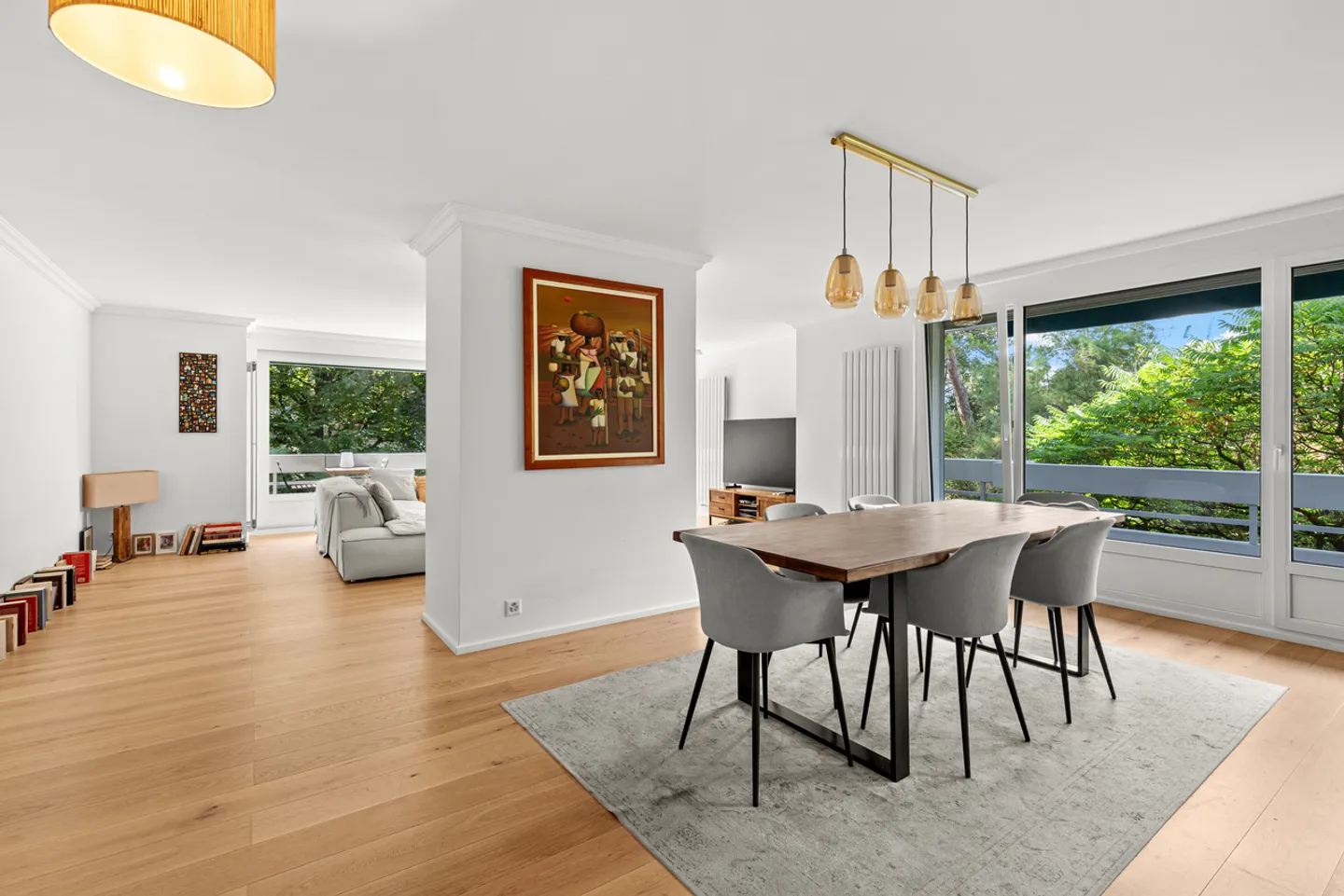 An exceptional apartment, quiet and just steps from the lake - Photo 7 of 15