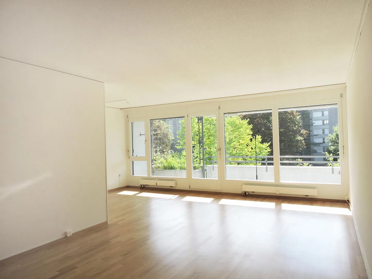 Ampio appartamento 4.5 locali - Foto 2 di 9