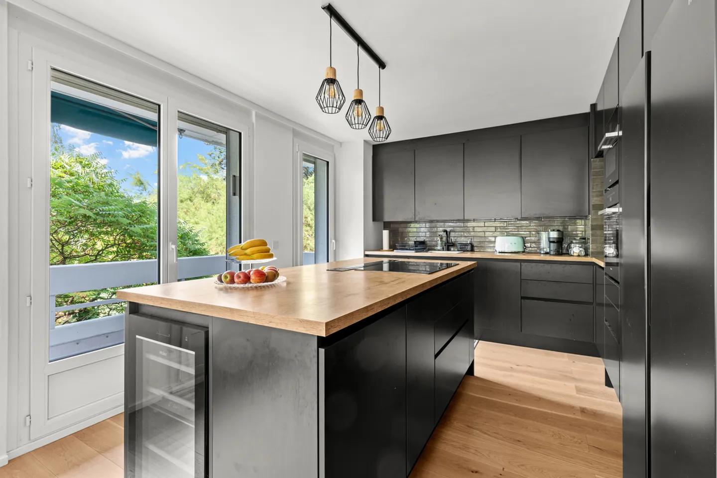 An exceptional apartment, quiet and just steps from the lake - Photo 8 of 15