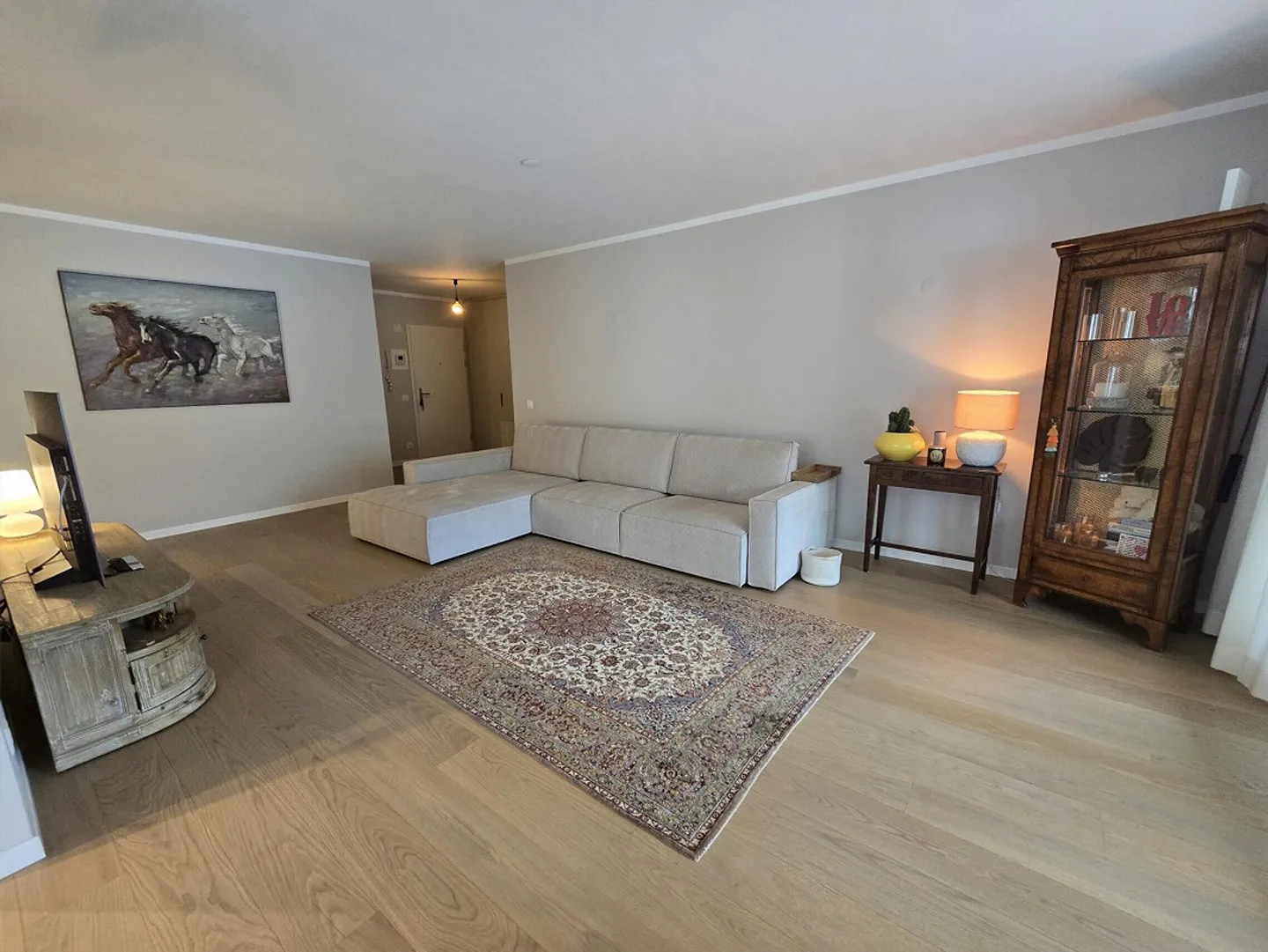 Appartamento moderno con terrazza - Foto 2 di 9
