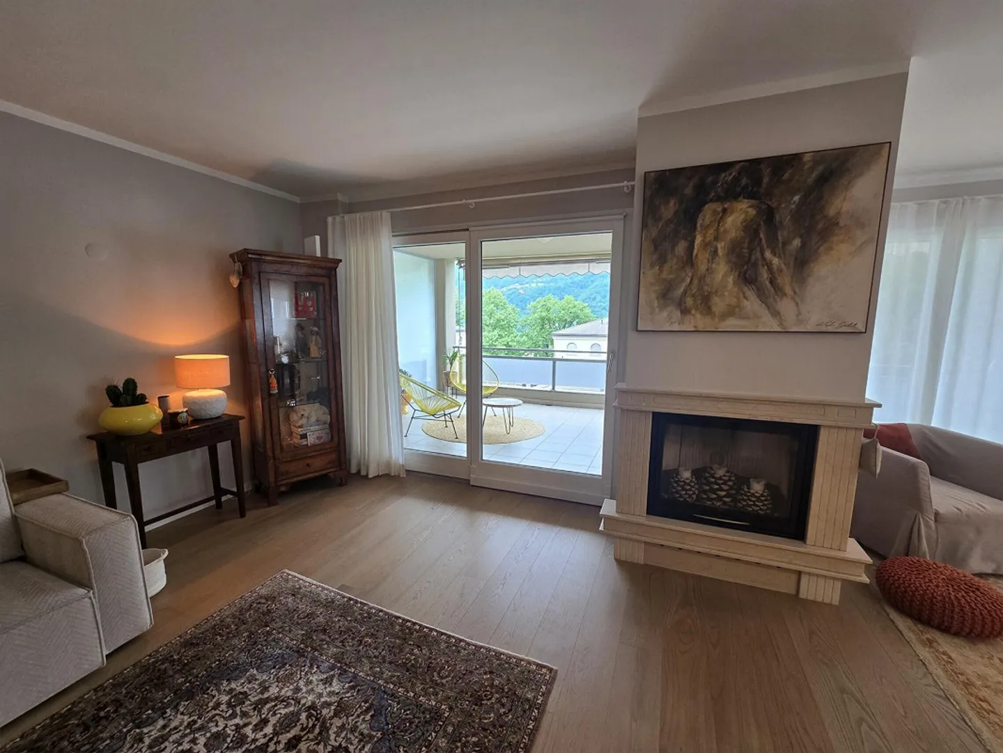 Appartamento moderno con terrazza - Foto 3 di 9