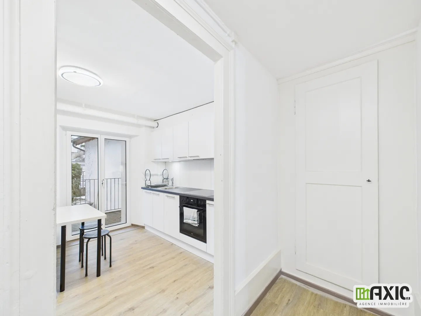 Möblierte 2,5-Zimmer-Wohnung im Herzen von Delémont mit Balkon - Foto 8 von 12