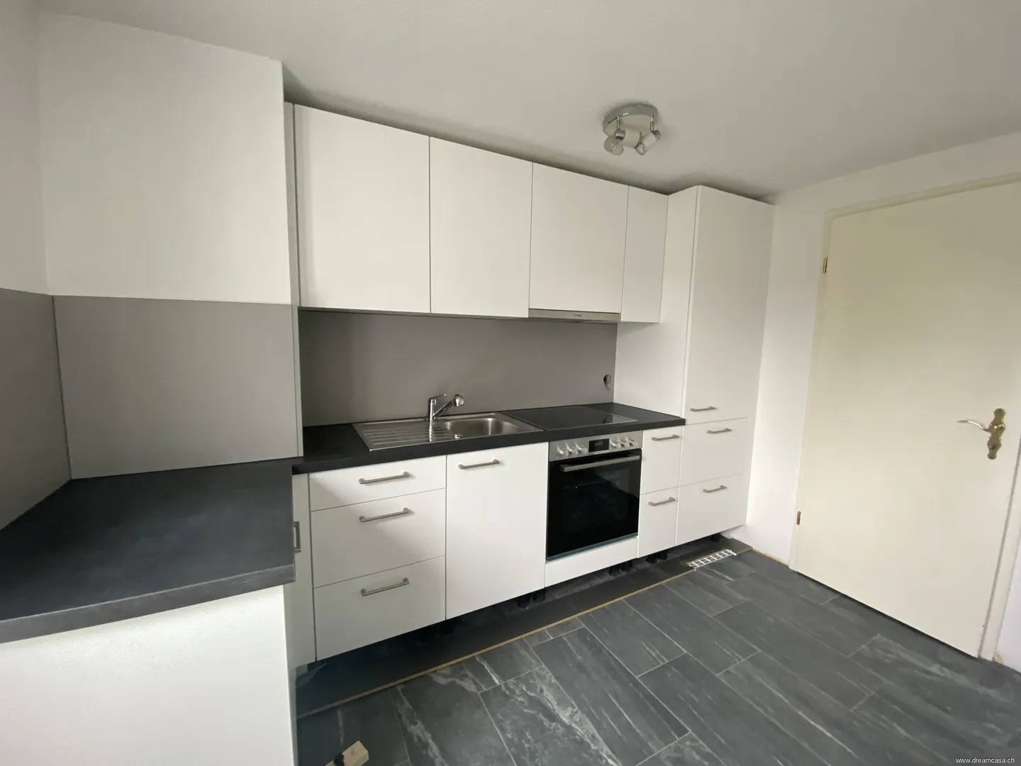 Zentrales Wohnen in sanierter Wohnung - Foto 2 von 6
