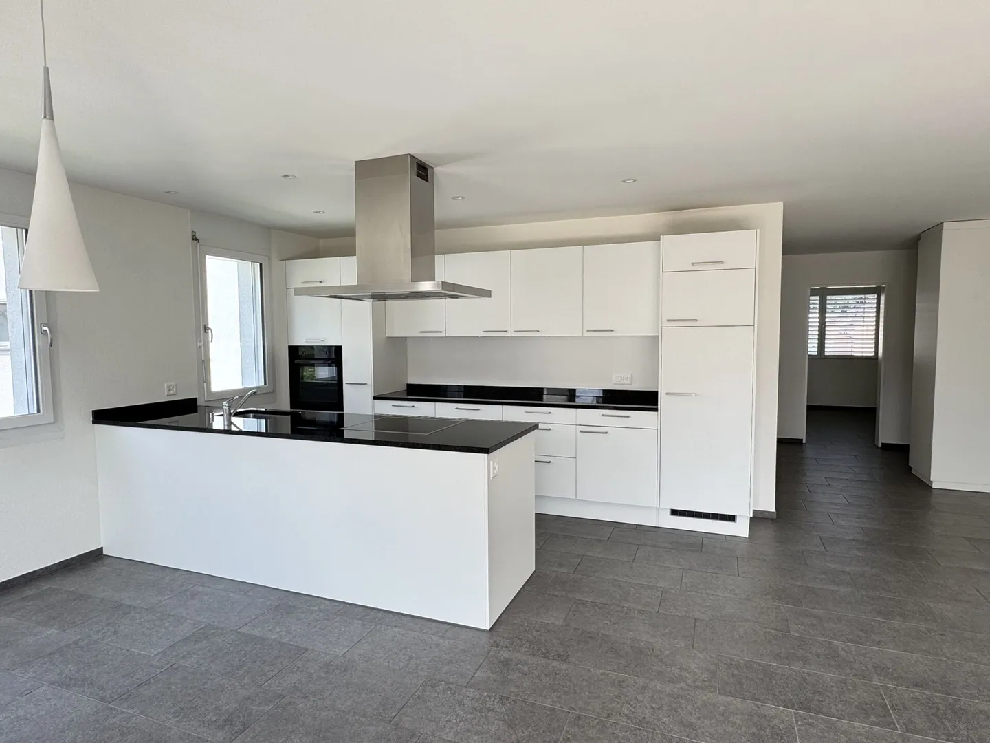 4.5 room apartment in modern development - Photo 3 of 9