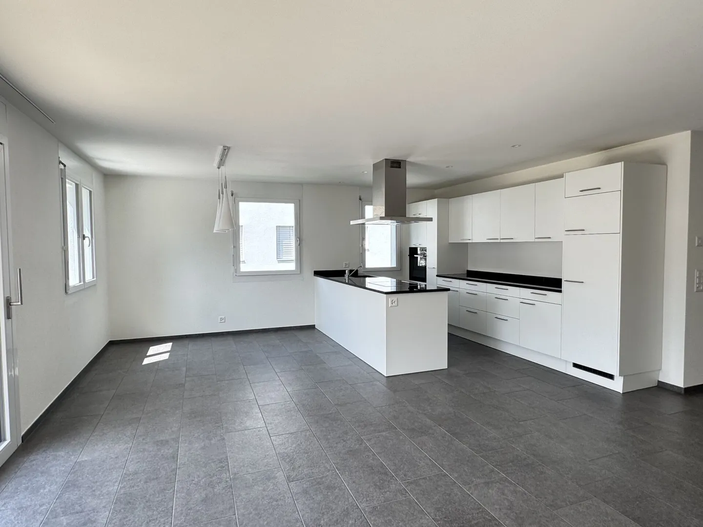 4.5 room apartment in modern development - Photo 4 of 9