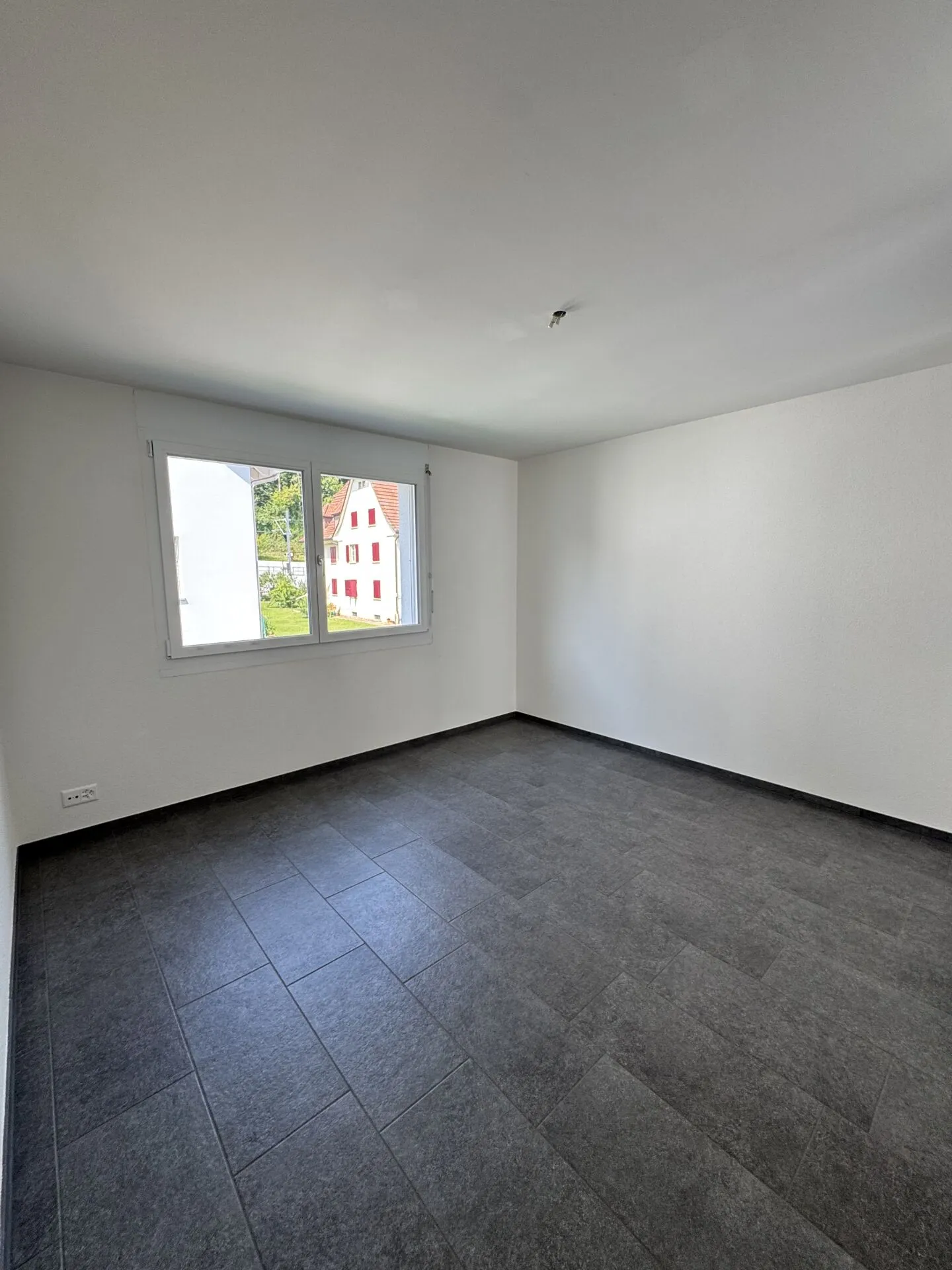 4.5 room apartment in modern development - Photo 9 of 9