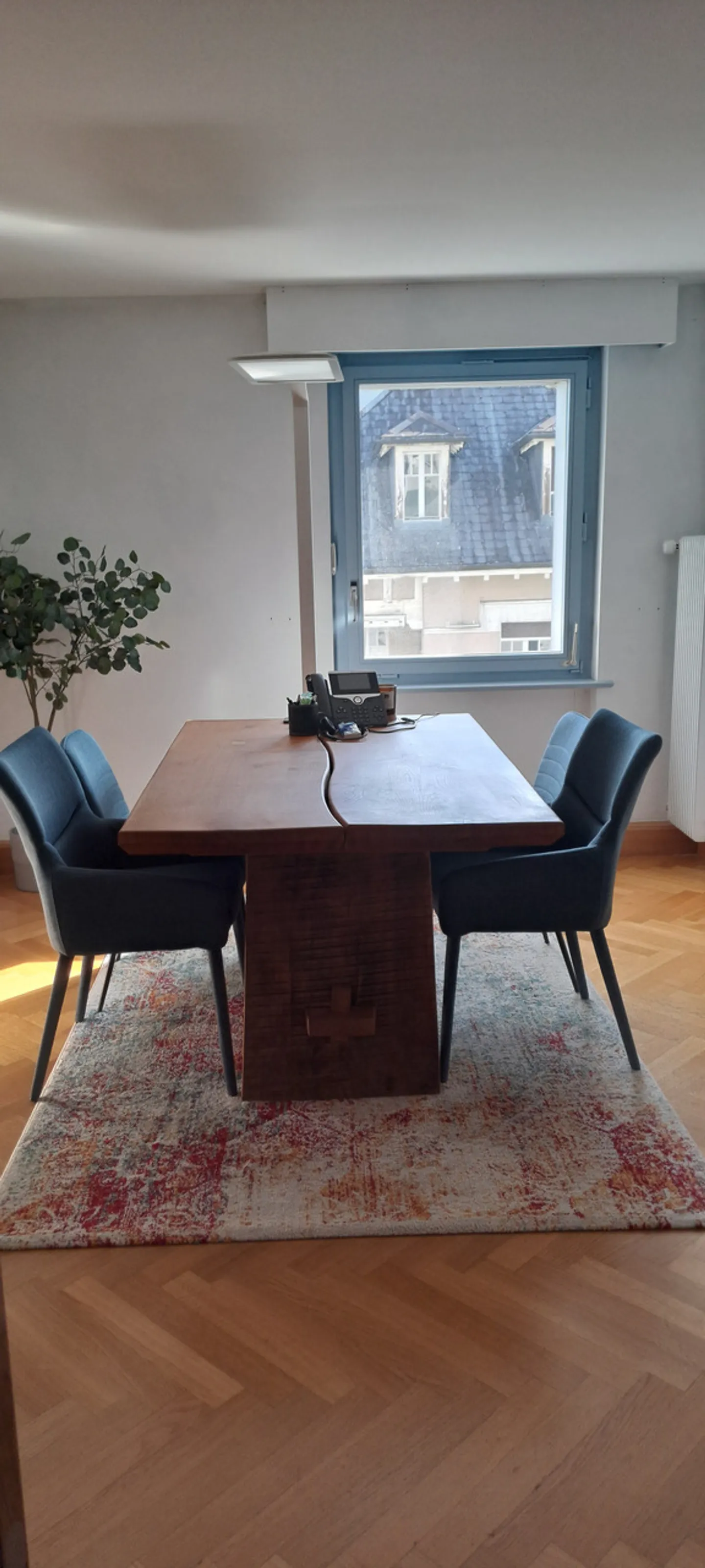 LARGE OFFICE WITH CHARACTER FOR RENT - Photo 6 of 15