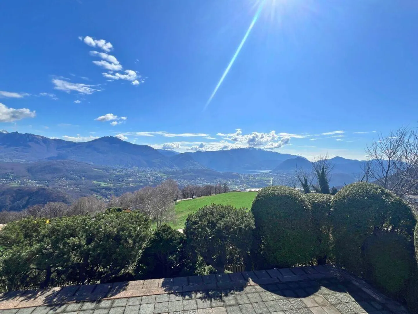 Villa spaziosa con piscina e vista - Foto 17 di 18