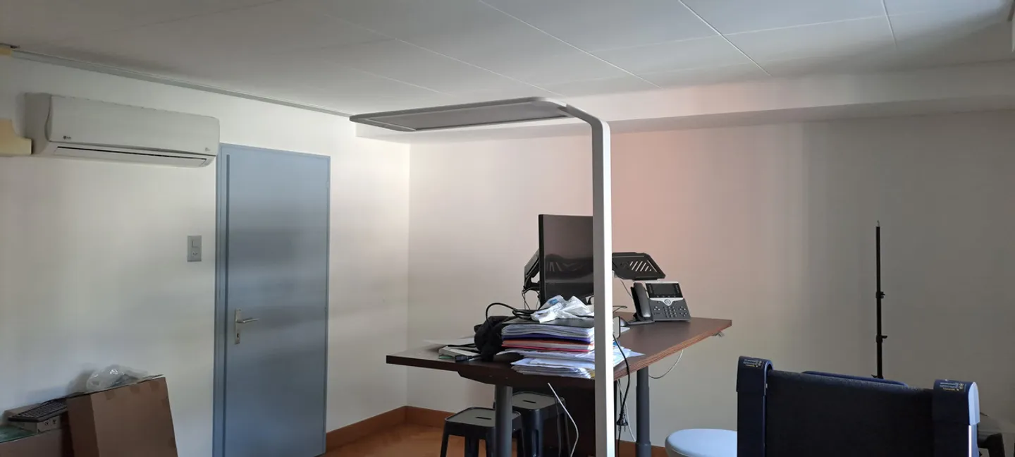 LARGE OFFICE WITH CHARACTER FOR RENT - Photo 13 of 15
