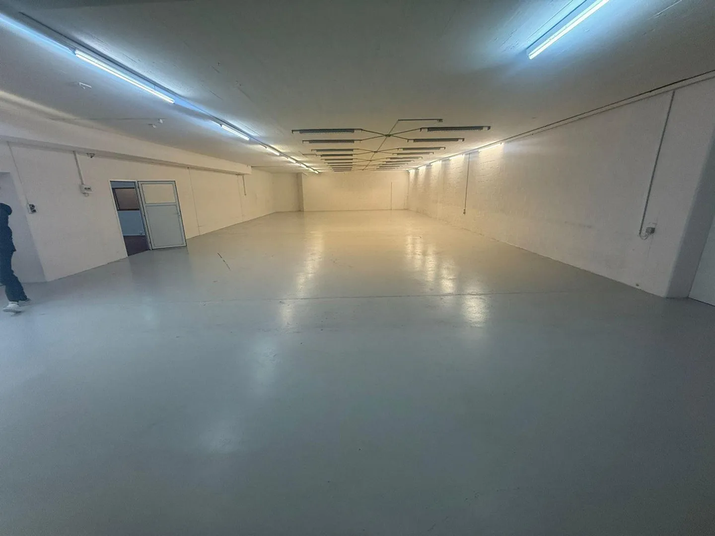 Ampio spazio di stoccaggio al 1° piano interrato in posizione centrale - Foto 1 di 11