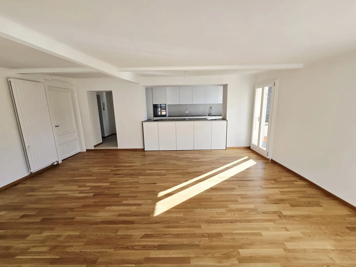 Renovated penthouse for rent in the historic center of Bellinzona - Photo 4 of 14