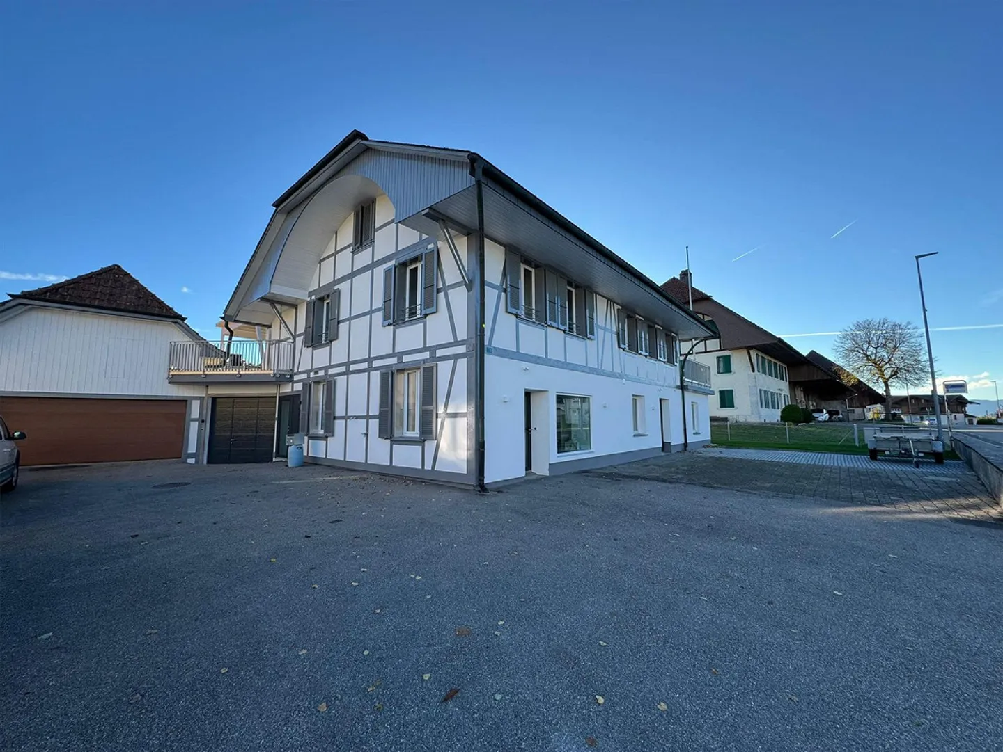 Maison individuelle polyvalente avec espace commercial et réserve foncière - Photo 2 sur 30