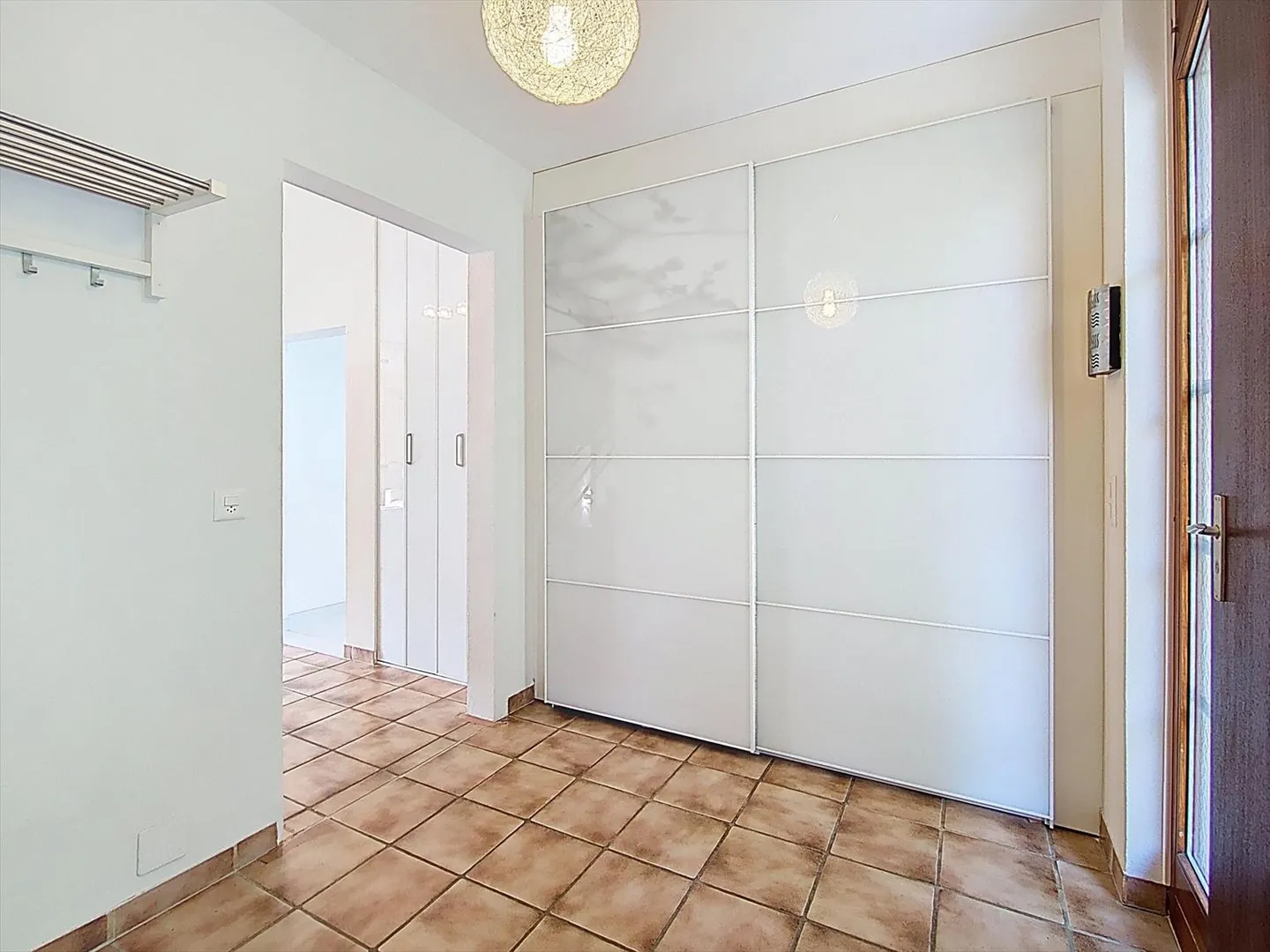 Esclusivo: Casa a schiera con 5,5 stanze, vista libera e bel giardino - Foto 5 di 19