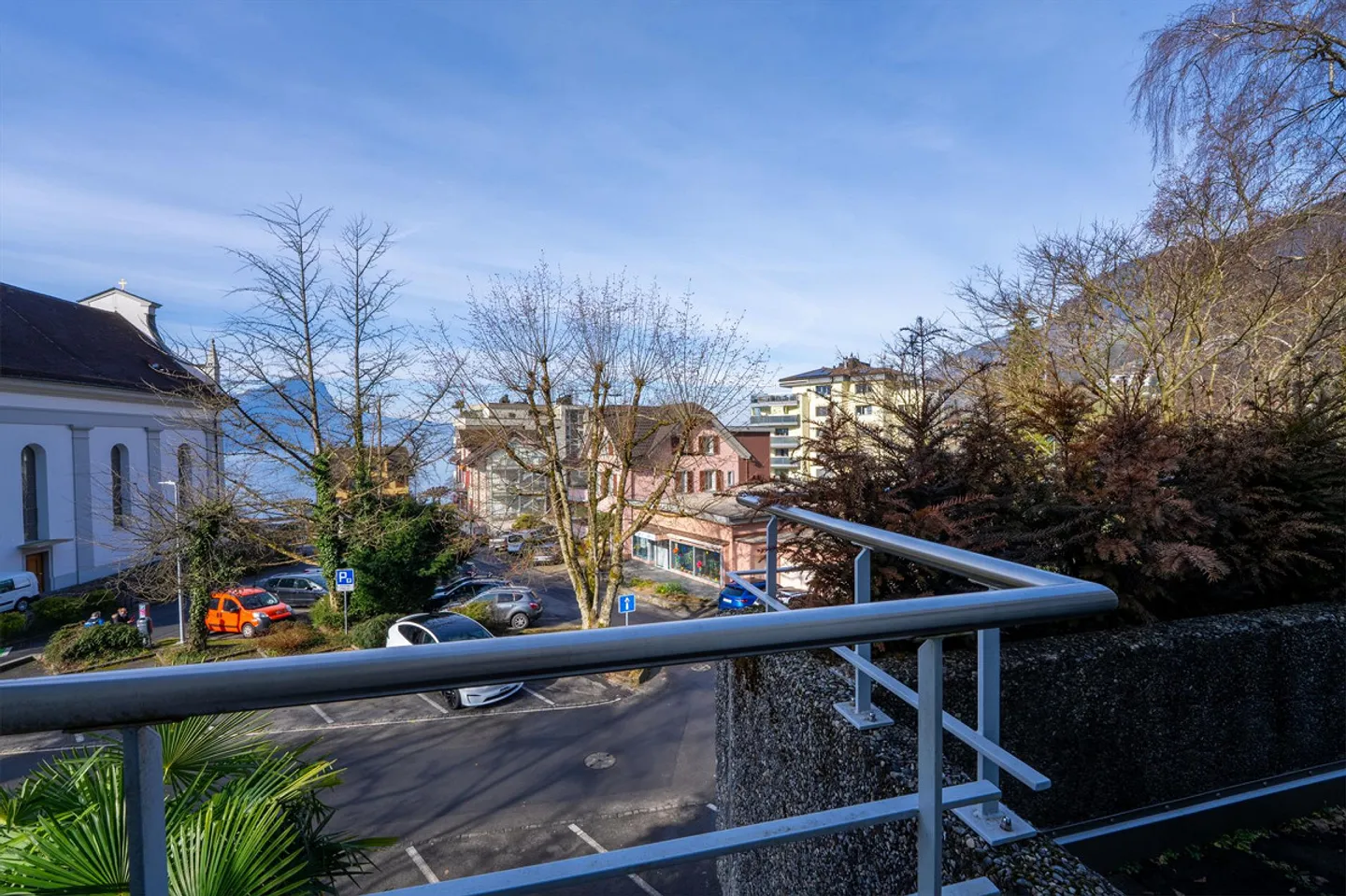 Spacious Maisonette Apartment in the Heart of Vitznau - Photo 5 of 7