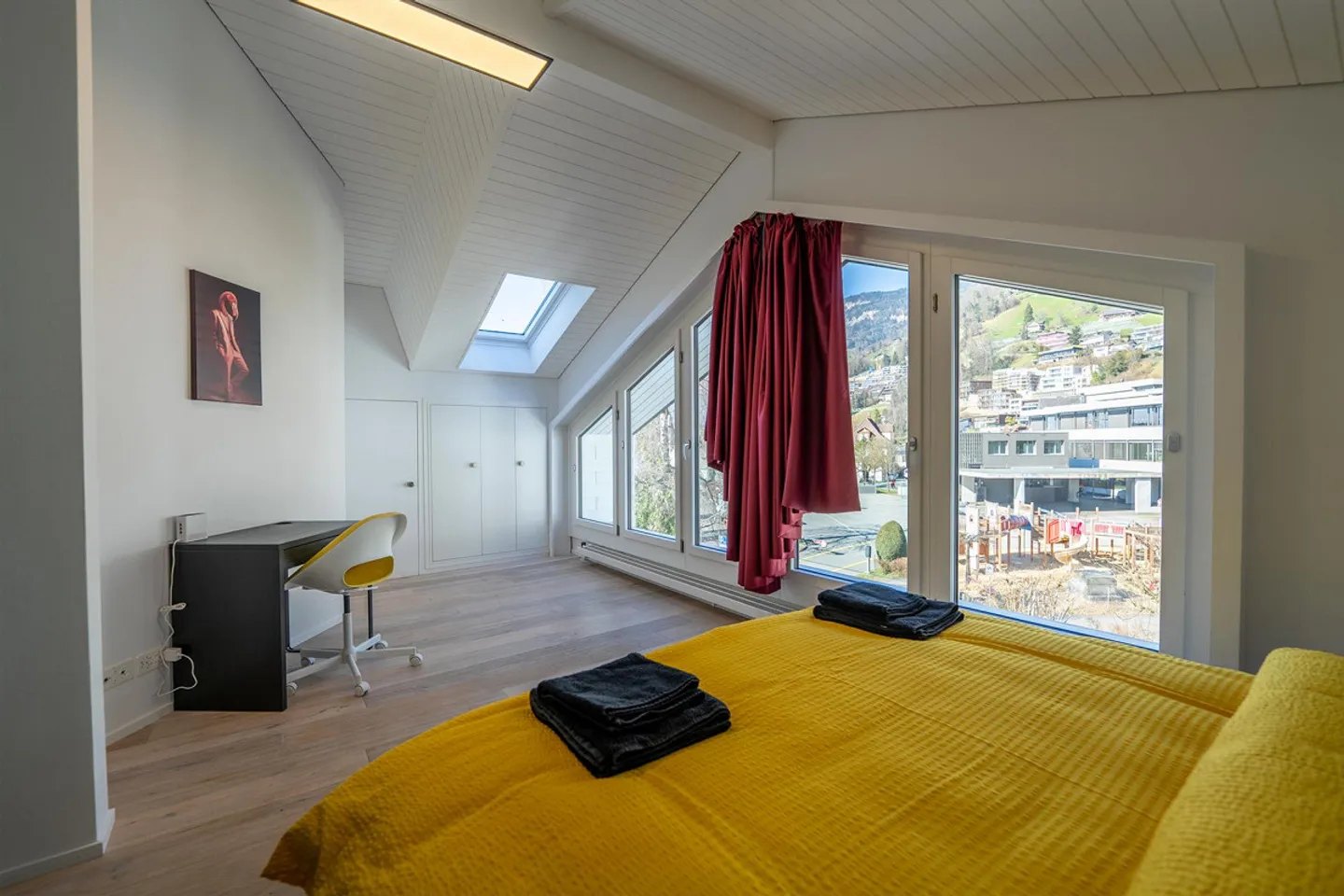 Spacious Maisonette Apartment in the Heart of Vitznau - Photo 3 of 7