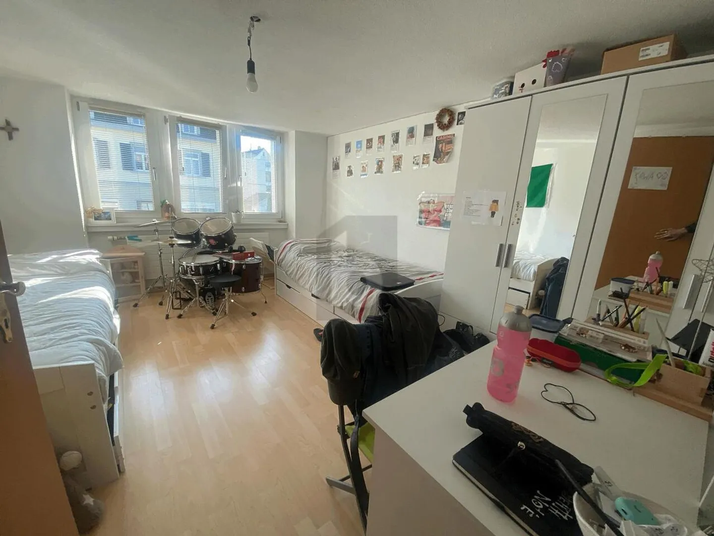 SPACIOUS, IN A CENTRAL LOCATION - Photo 2 of 6