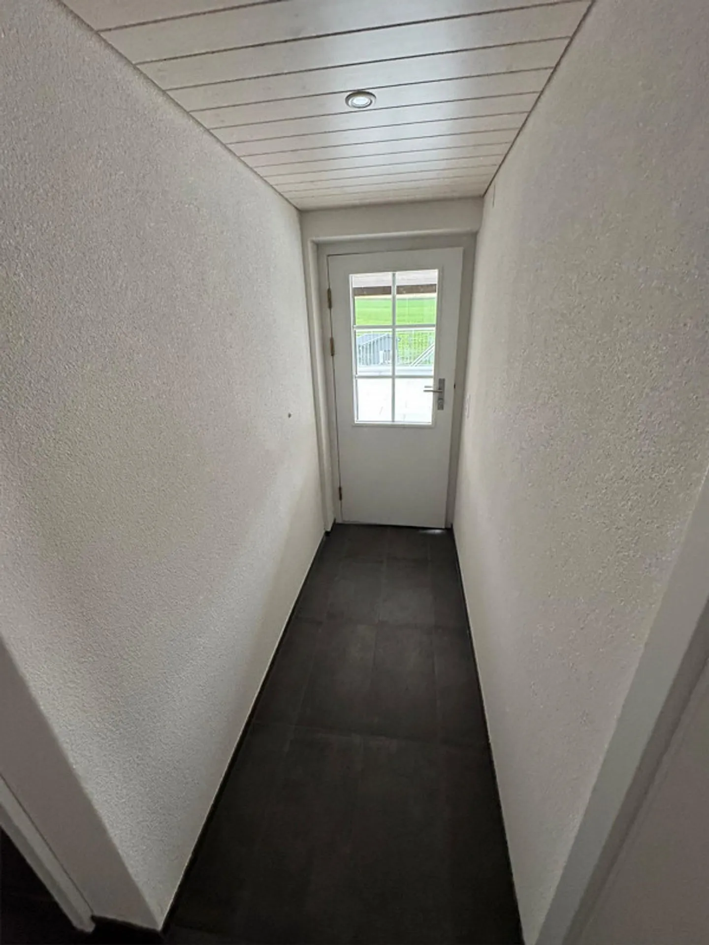 Maison individuelle polyvalente avec espace commercial et réserve foncière - Photo 8 sur 30