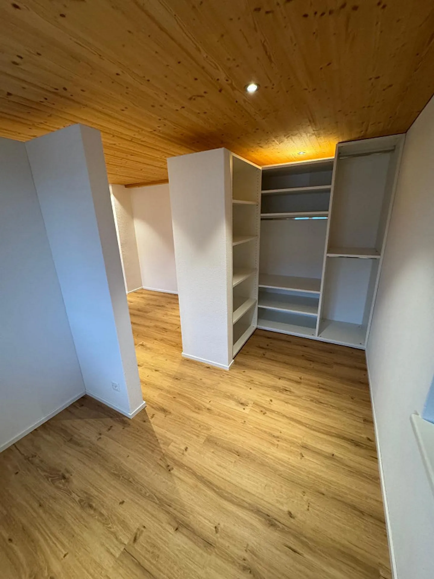 Maison individuelle polyvalente avec espace commercial et réserve foncière - Photo 10 sur 30