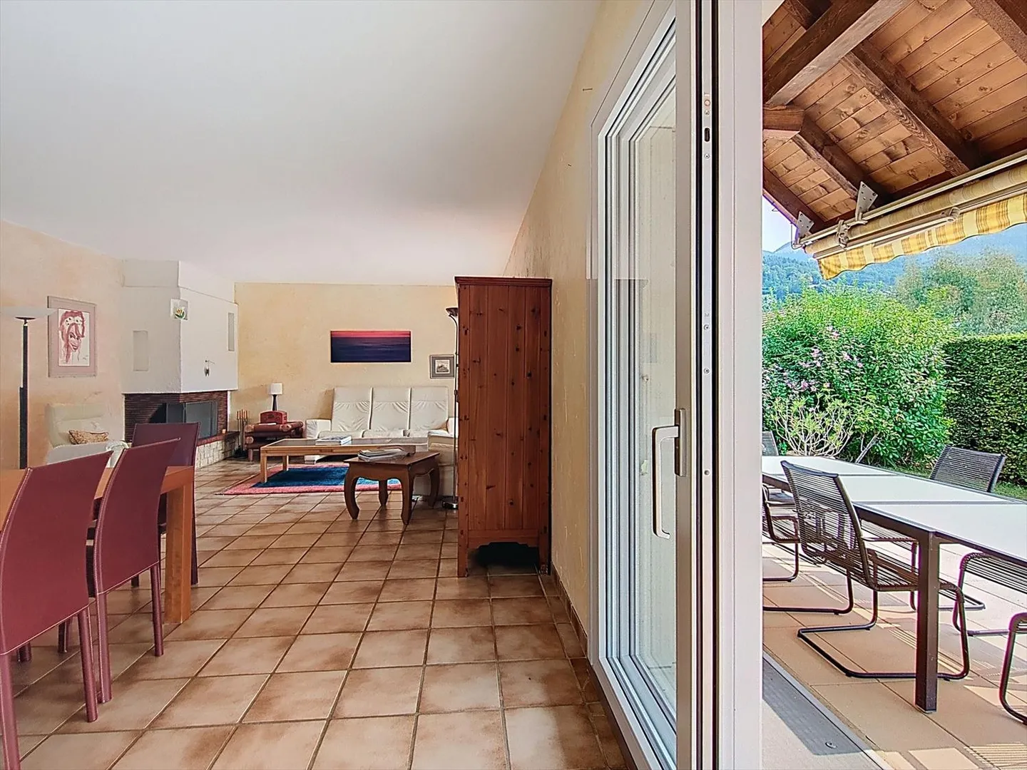 Esclusivo: Casa a schiera con 5,5 stanze, vista libera e bel giardino - Foto 8 di 19