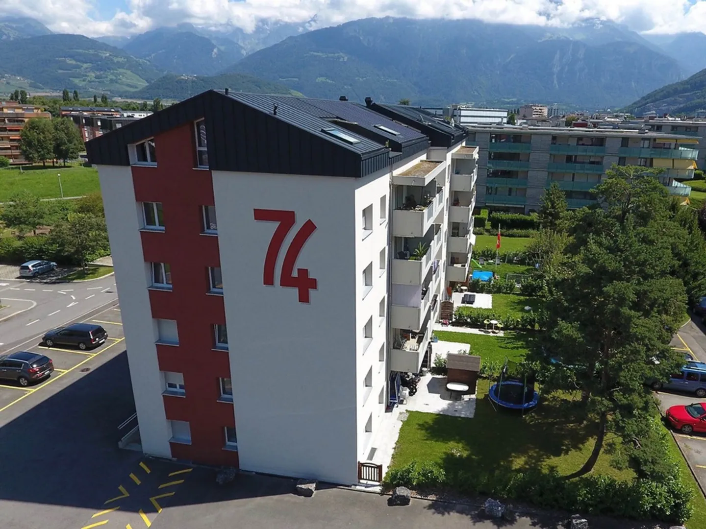 Outdoor motorcycle parking space - Photo 1 of 2