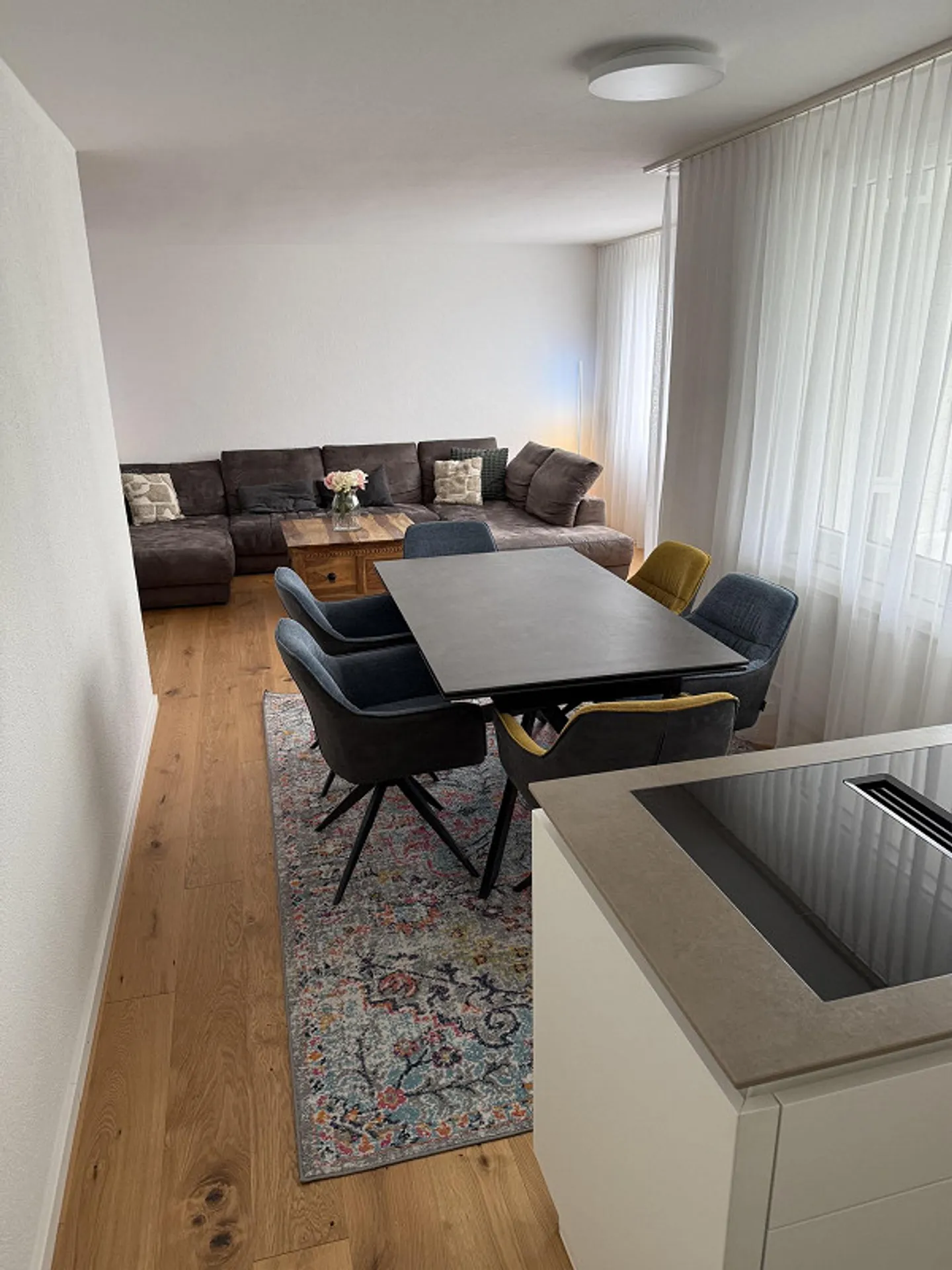 Appartamento al piano terra di 4,5 stanze a Schübelbach con giardino - Foto 3 di 11