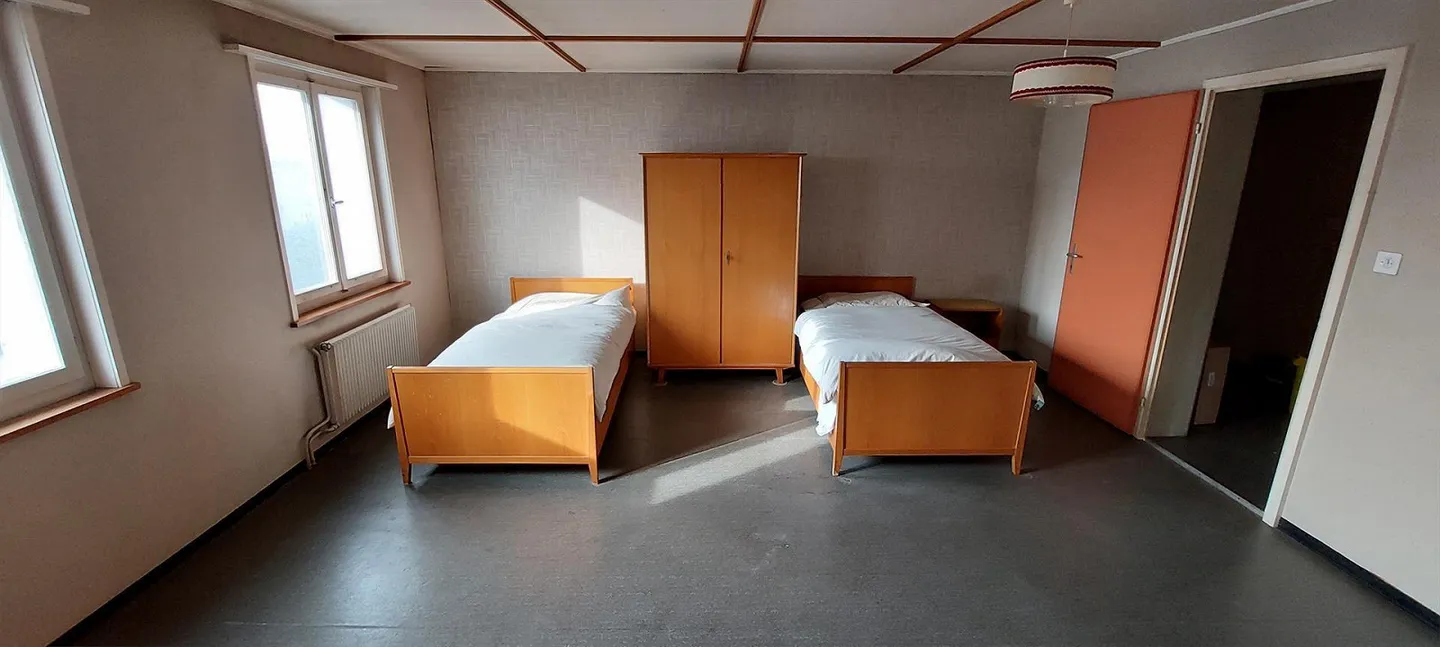 Studio room in a central location in Arnegg - Photo 2 of 7