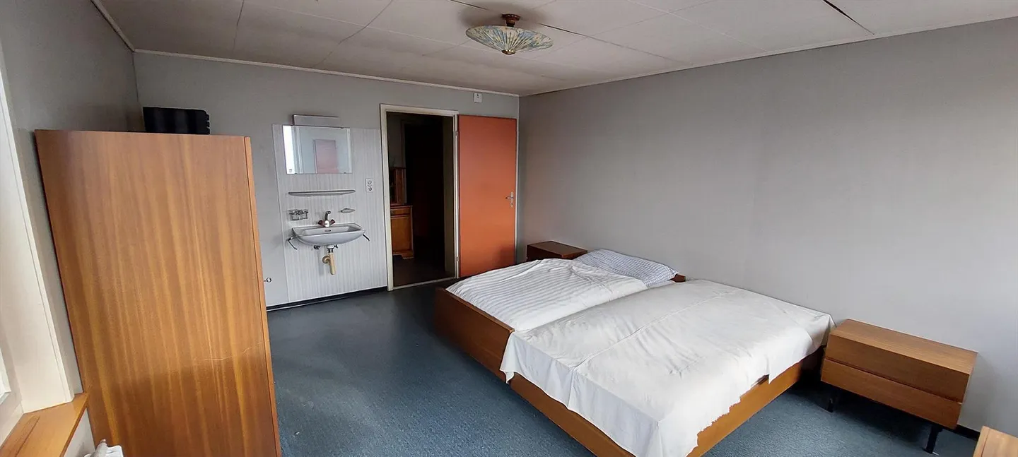 Studio room in a central location in Arnegg - Photo 4 of 7