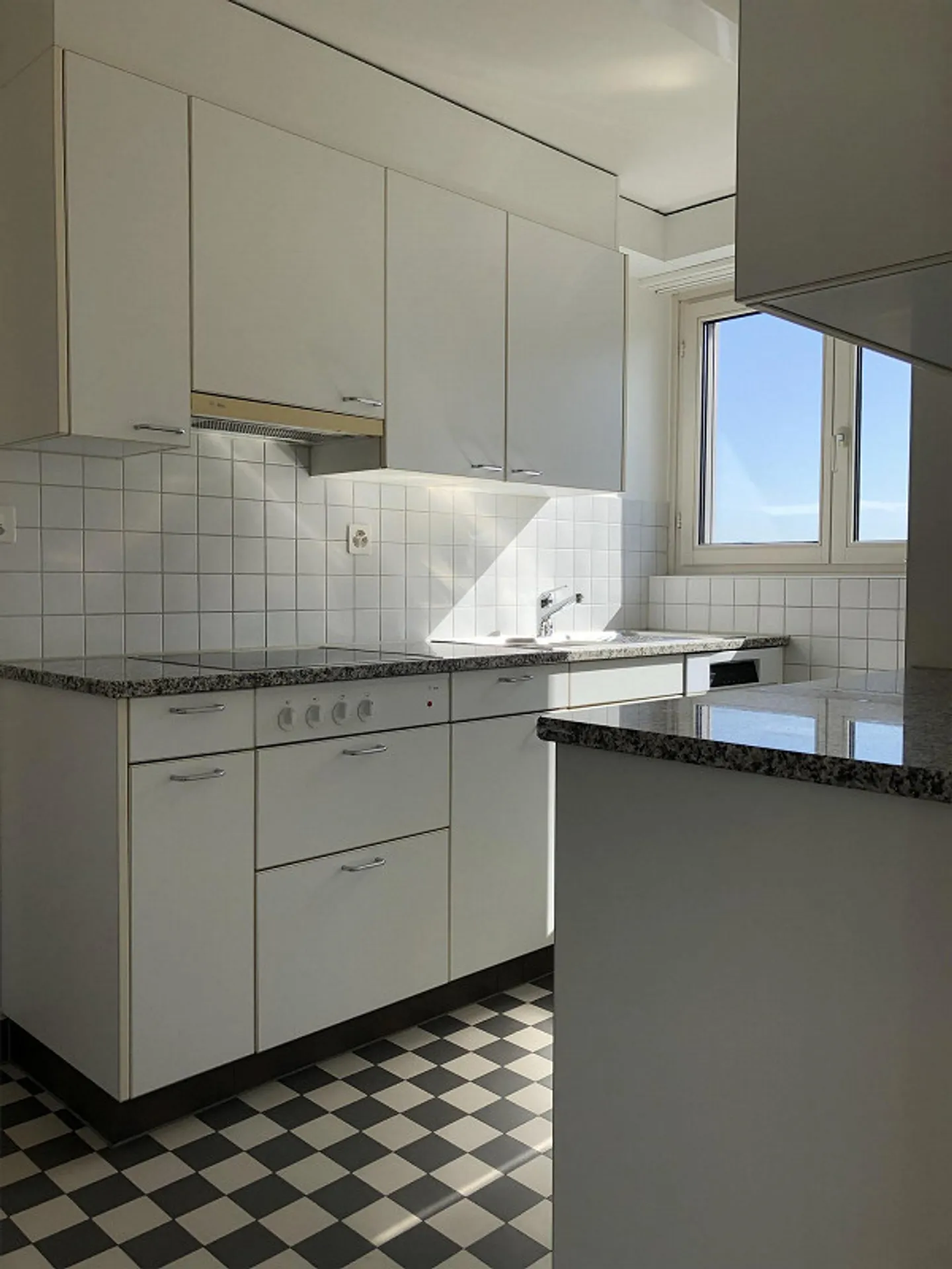 Living in a Quiet Location in Emmenbrücke - Photo 1 of 7