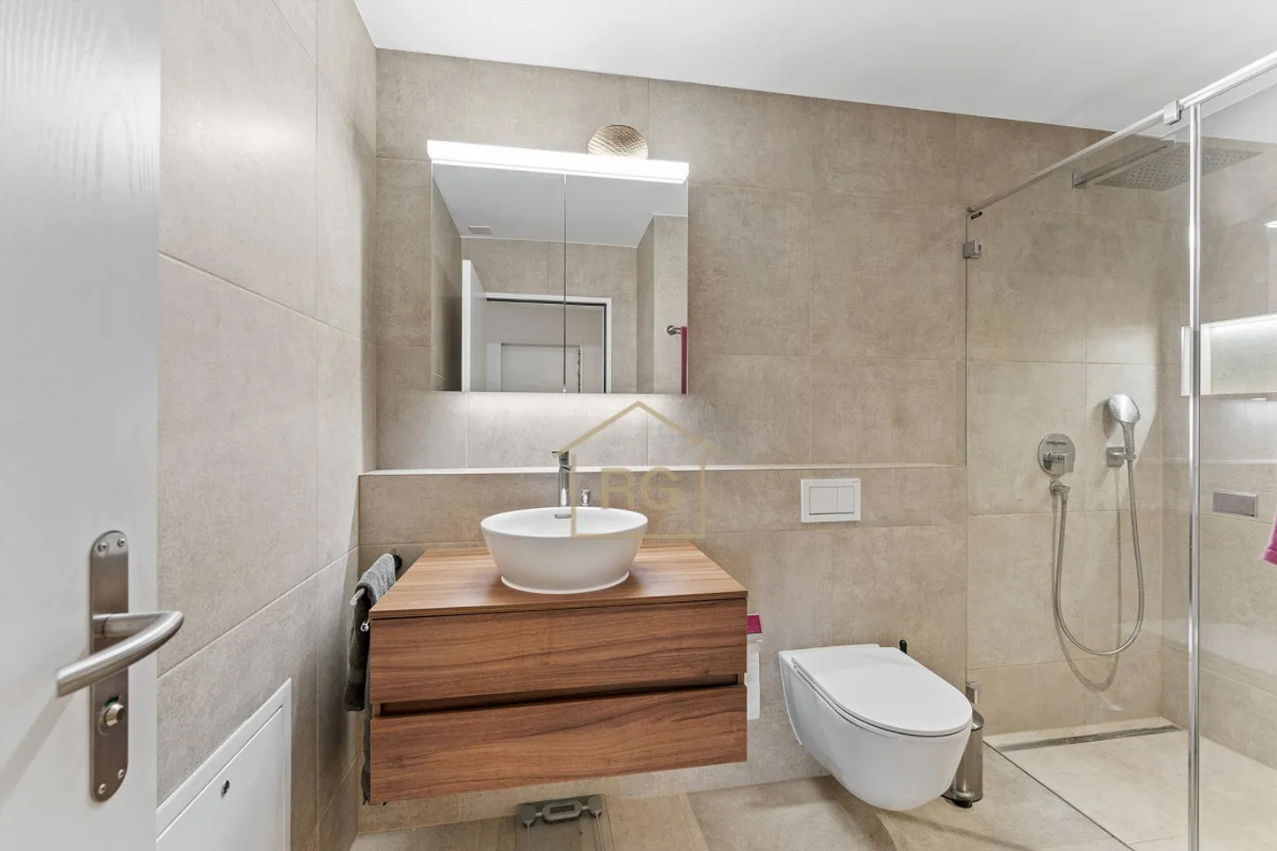 Moderno appartamento con terrazza di 4,5 stanze a Triengen - Foto 12 di 17