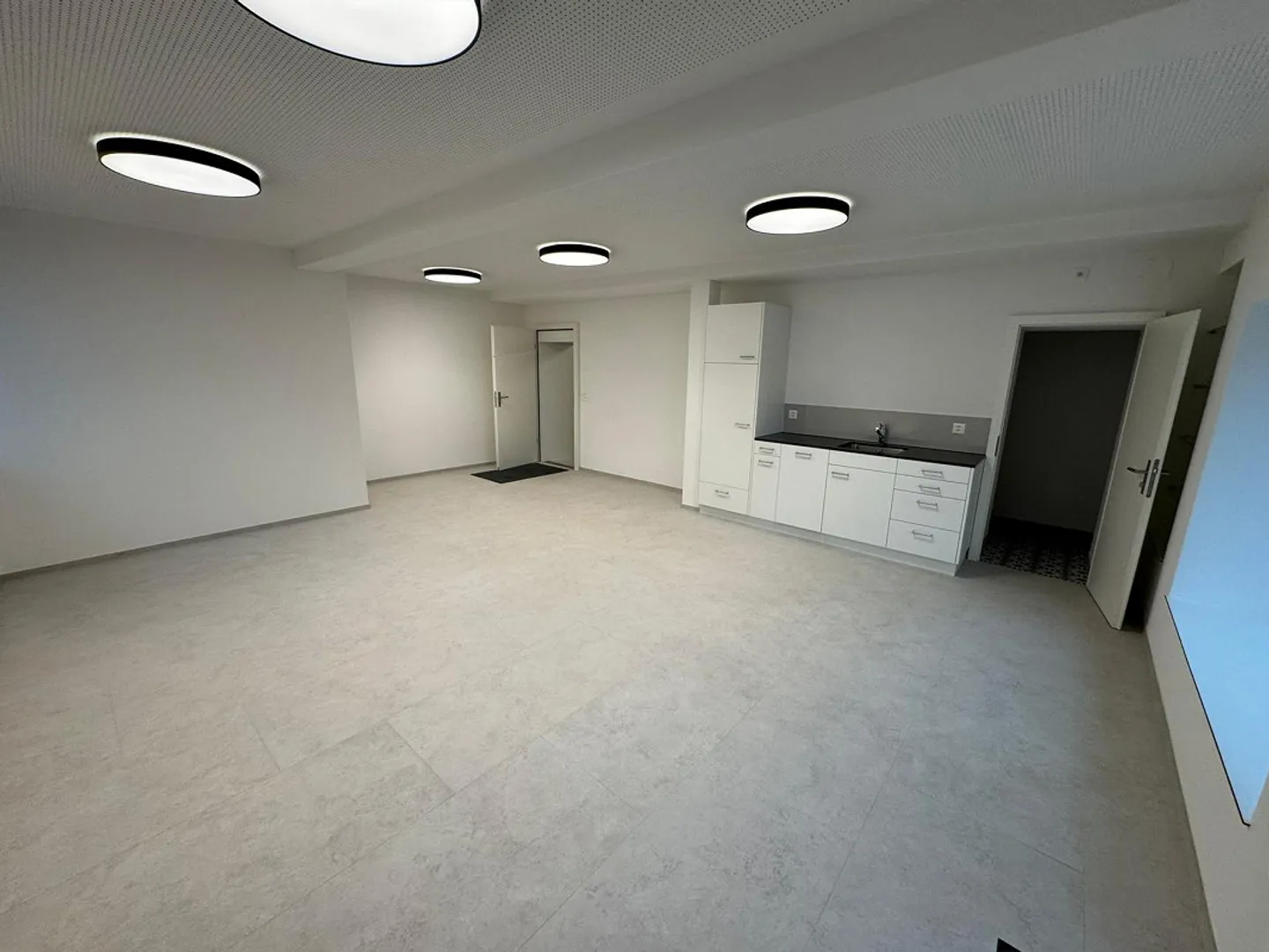 Maison individuelle polyvalente avec espace commercial et réserve foncière - Photo 23 sur 30