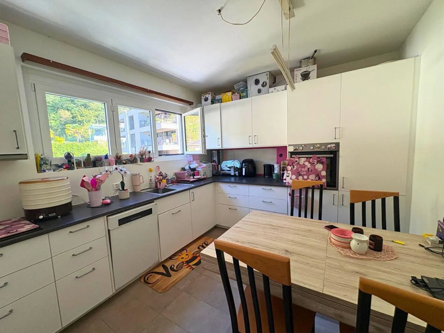 BIFAMILIARE CON PISCINA PRIVATA E VISTA APERTA - Foto 2 di 10