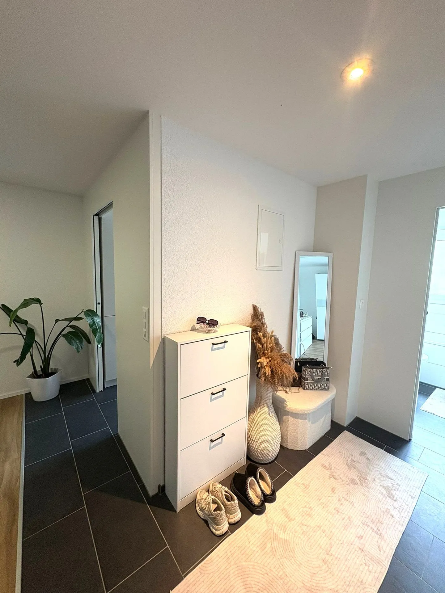 Modern 3.5-room apartment with balcony - Photo 1 of 6