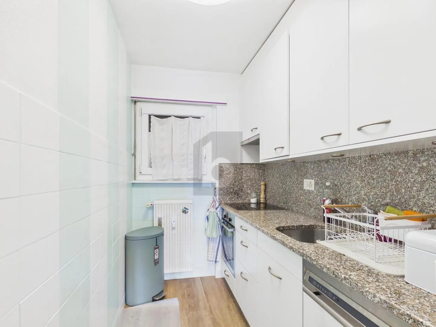 SUNNY, MODERN WITH PANORAMIC VIEW - Photo 4 of 6